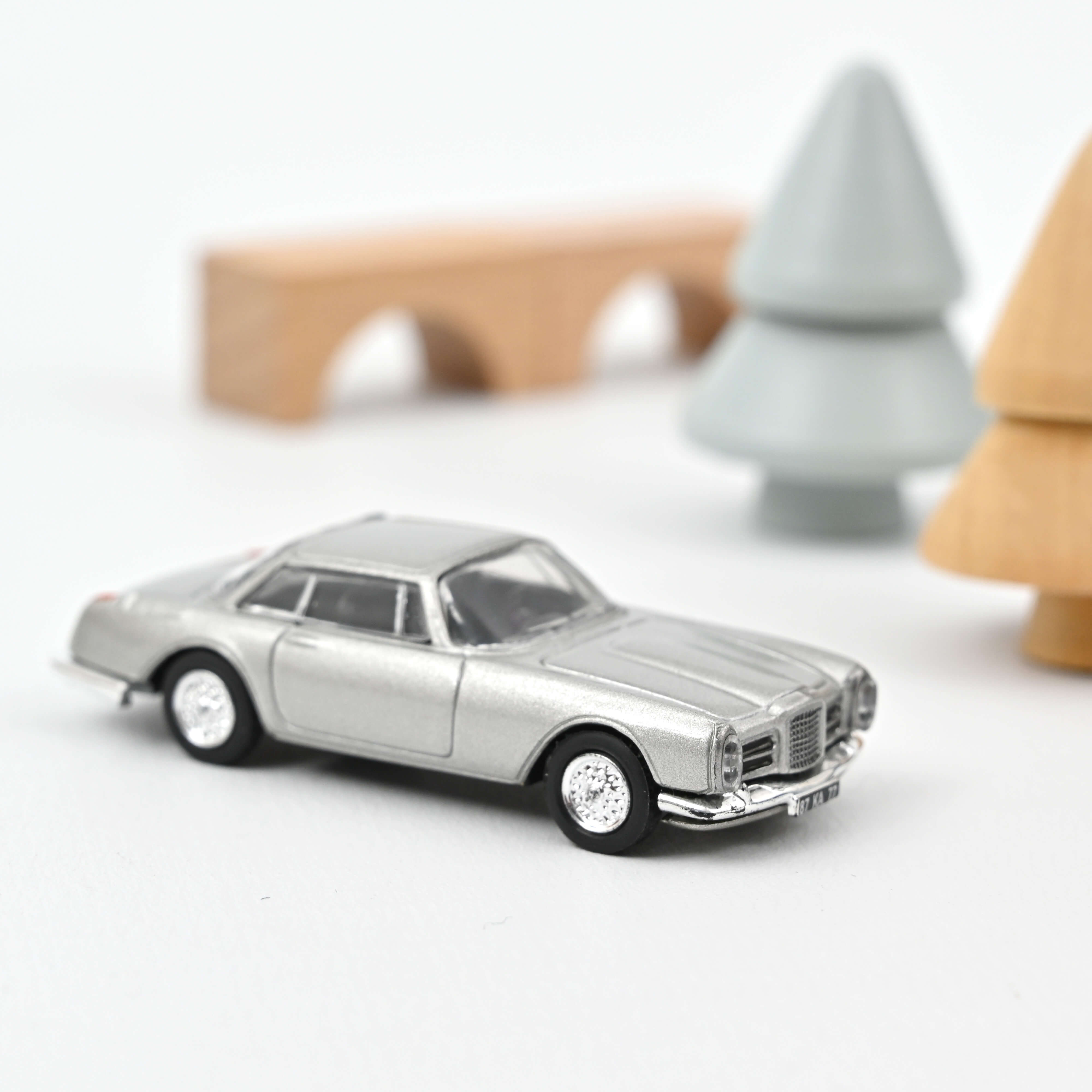 norev-facel-vega-ii-coupe-1961-modellino-auto-1-87-argento image 1