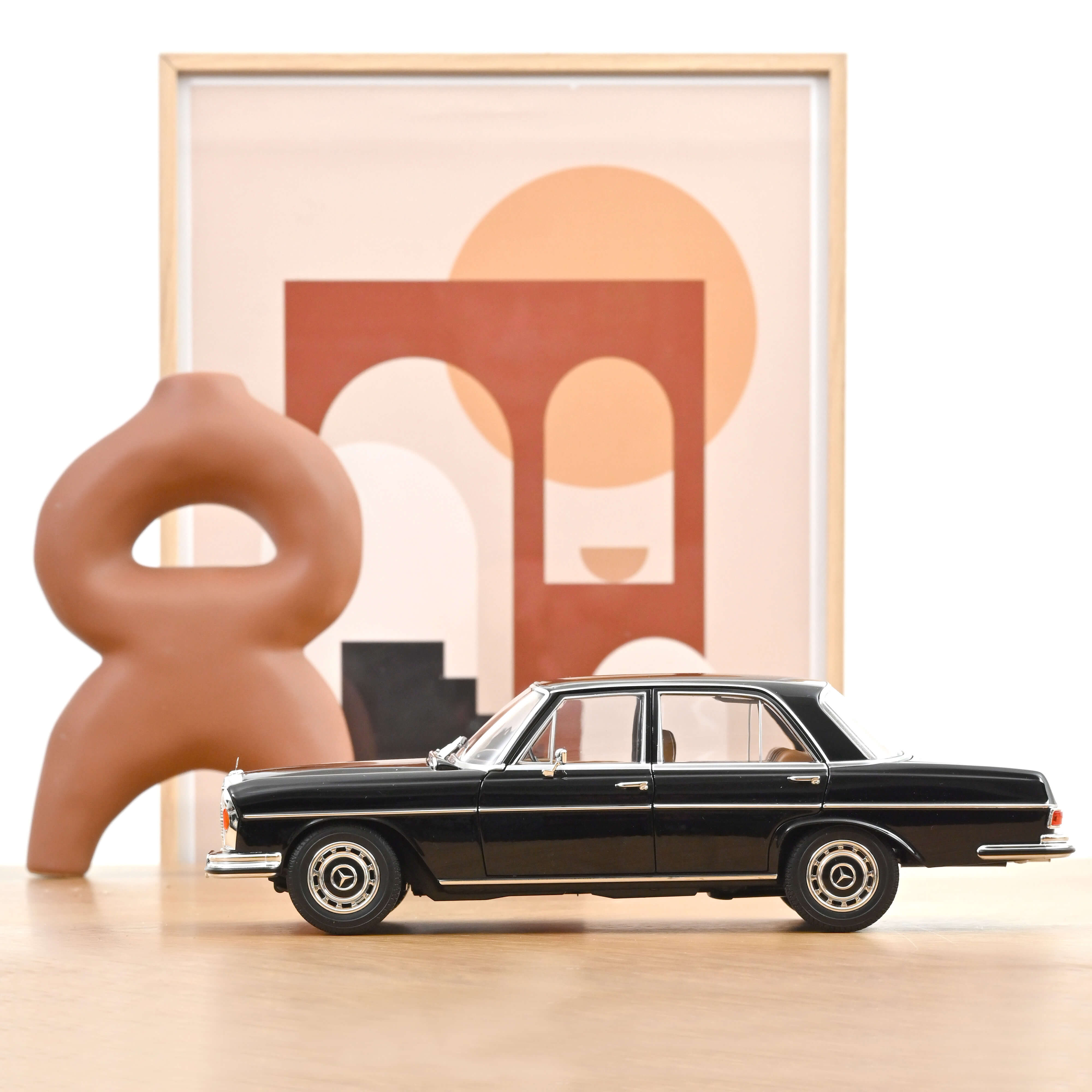 norev-mercedes-benz-280-se-w108-1968-modellino-auto-1-18-nero image 4