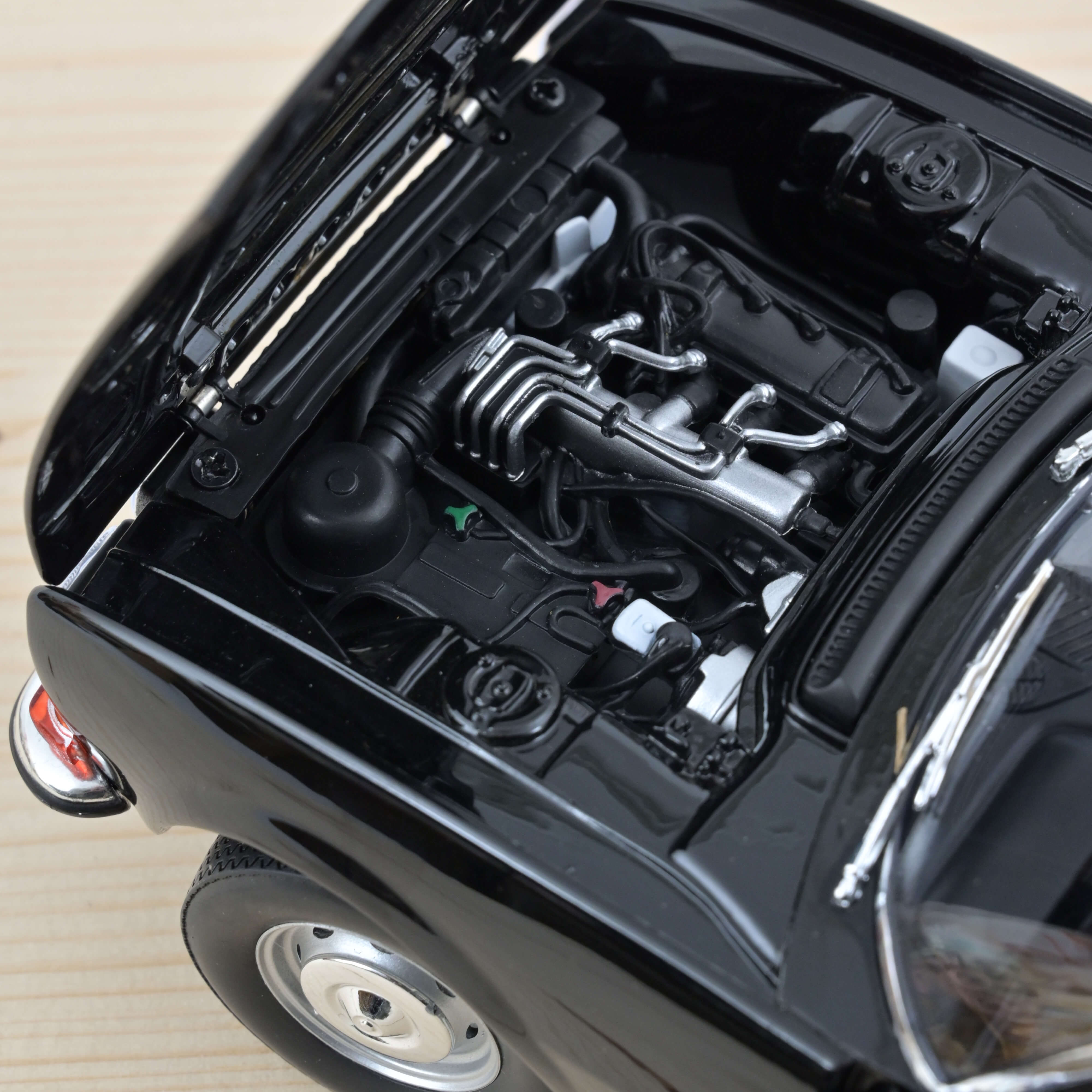 norev-peugeot-504-coup-1972-nera-1-18 image 3