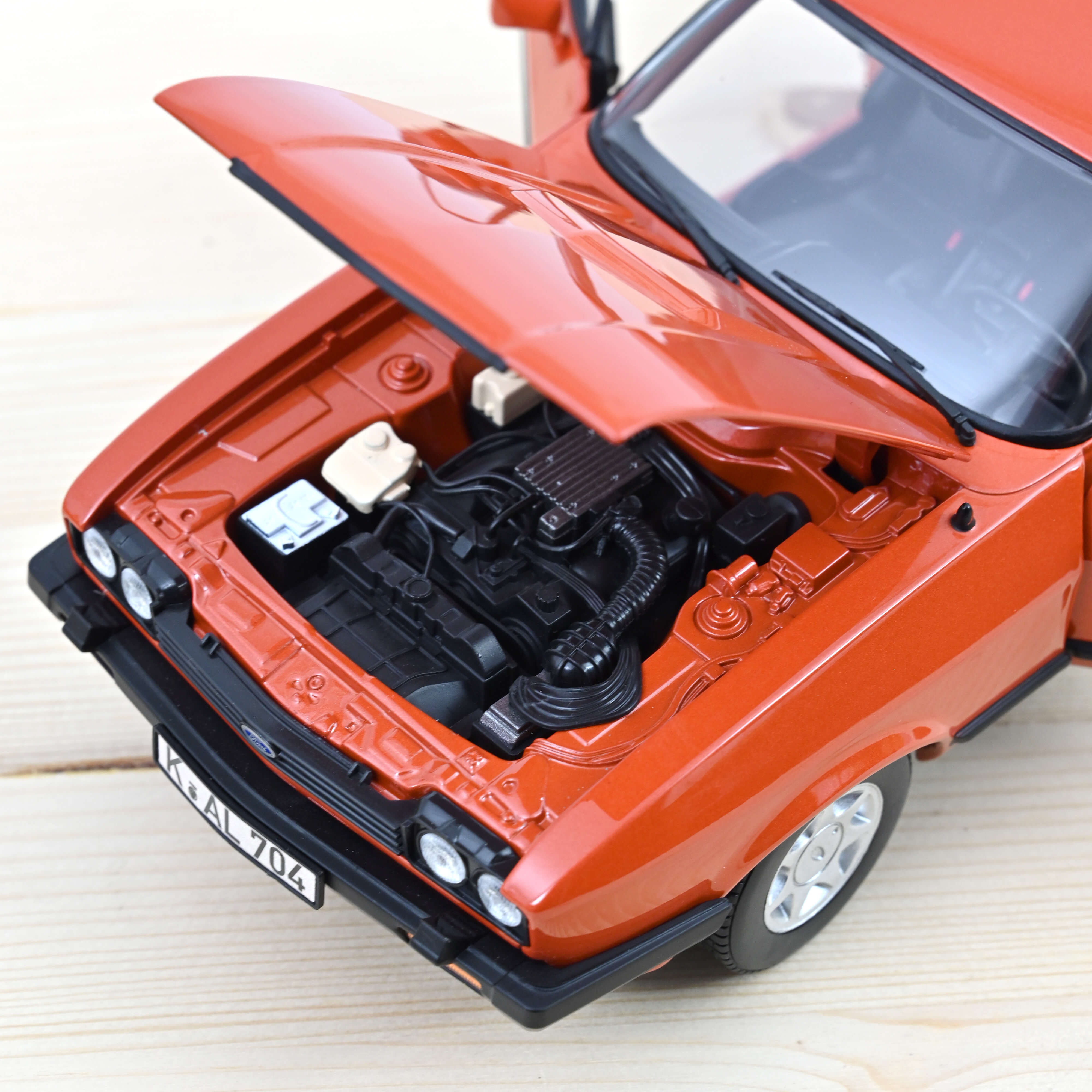 norev-ford-capri-mk-iii-2-8-modellino-auto-1-18-arancione-metallizzato-150-pcs image 3