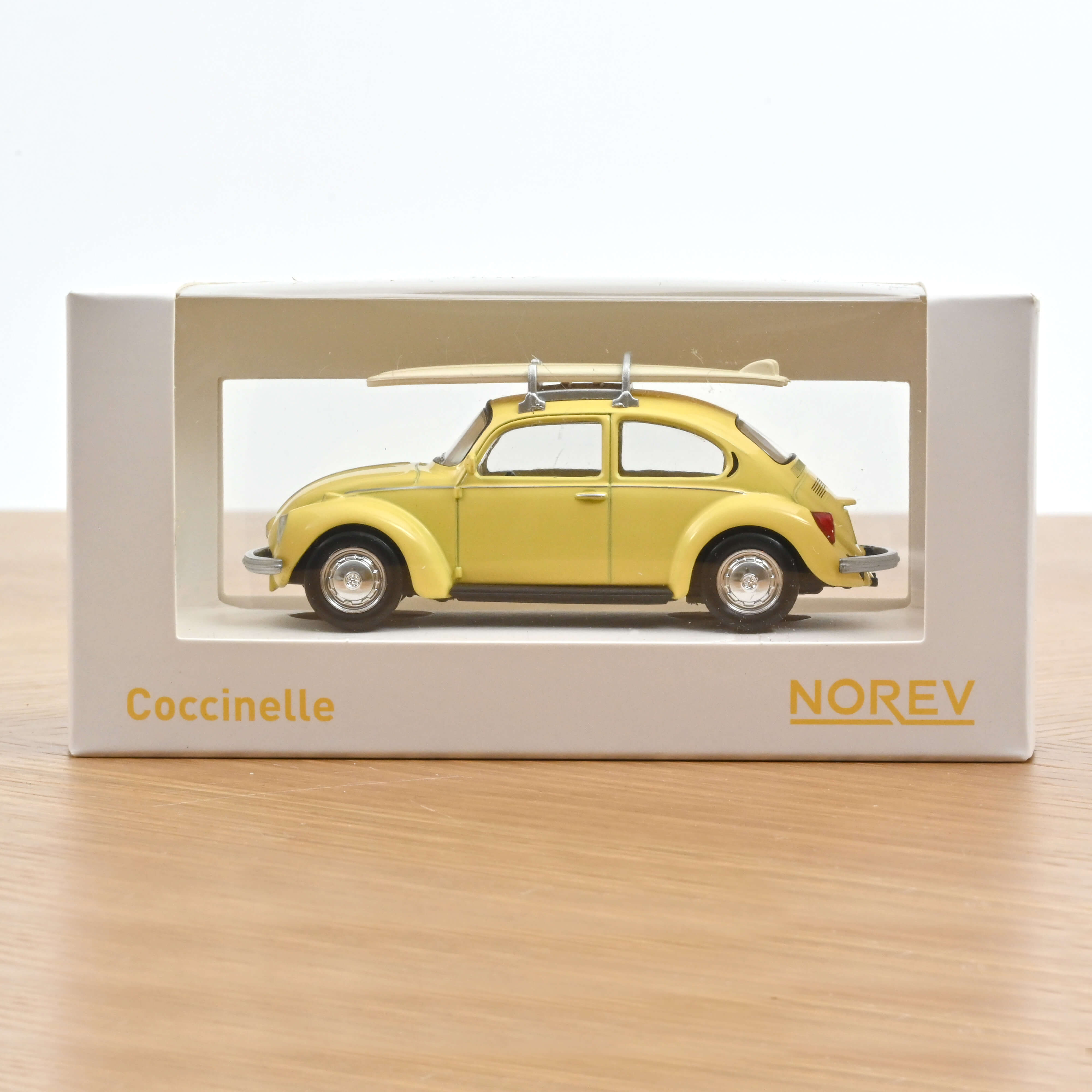 norev-volkswagen-coccinelle-1303-1973-gialla-con-surf-jet-car-1-43 image 3