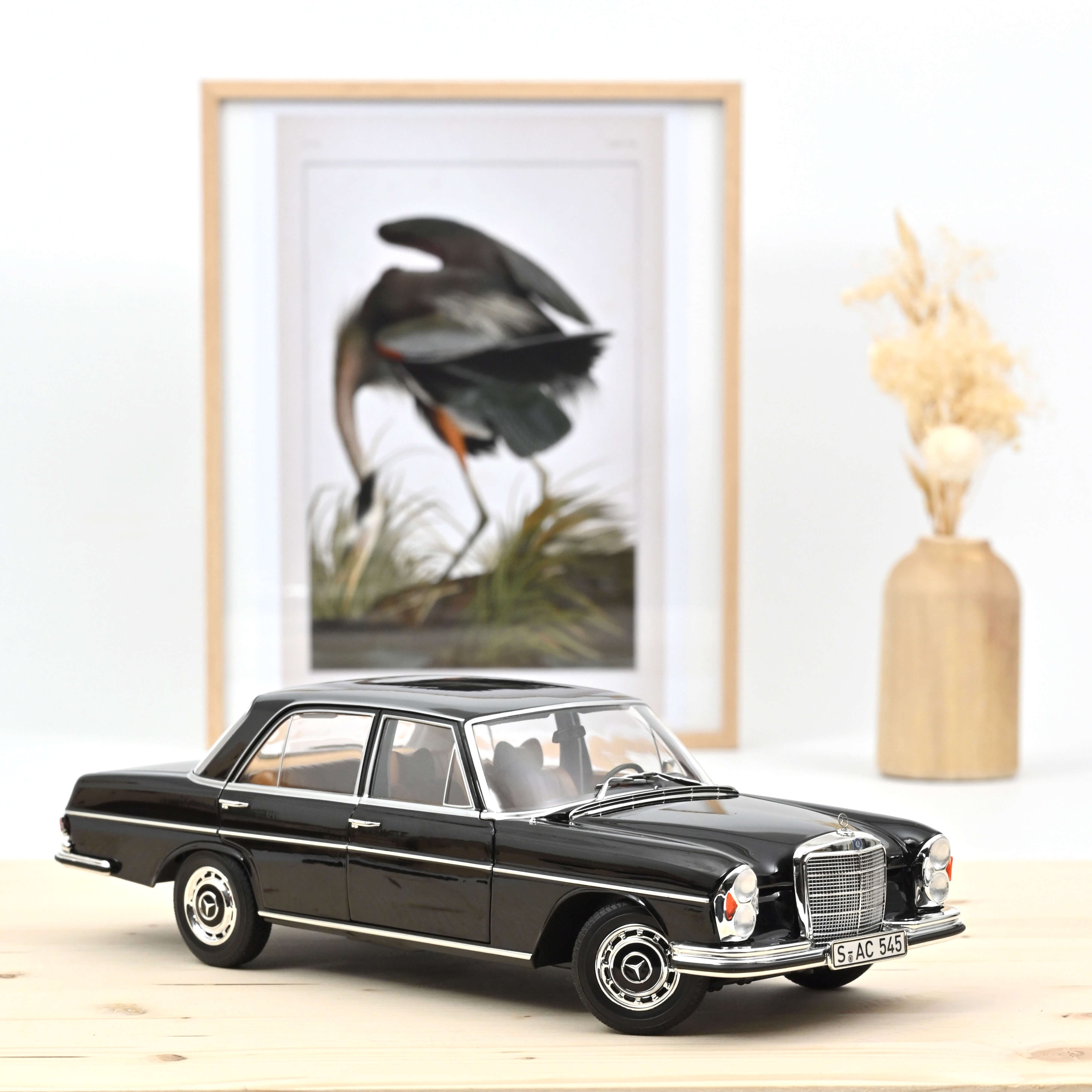 norev-mercedes-benz-280-se-1968-nero-modellino-auto-1-18 image 1