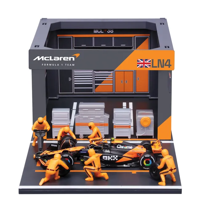 bburago-pit-stop-mclaren-mcl38-4-lando-norris-1-43-playset-f1-2024 image 1