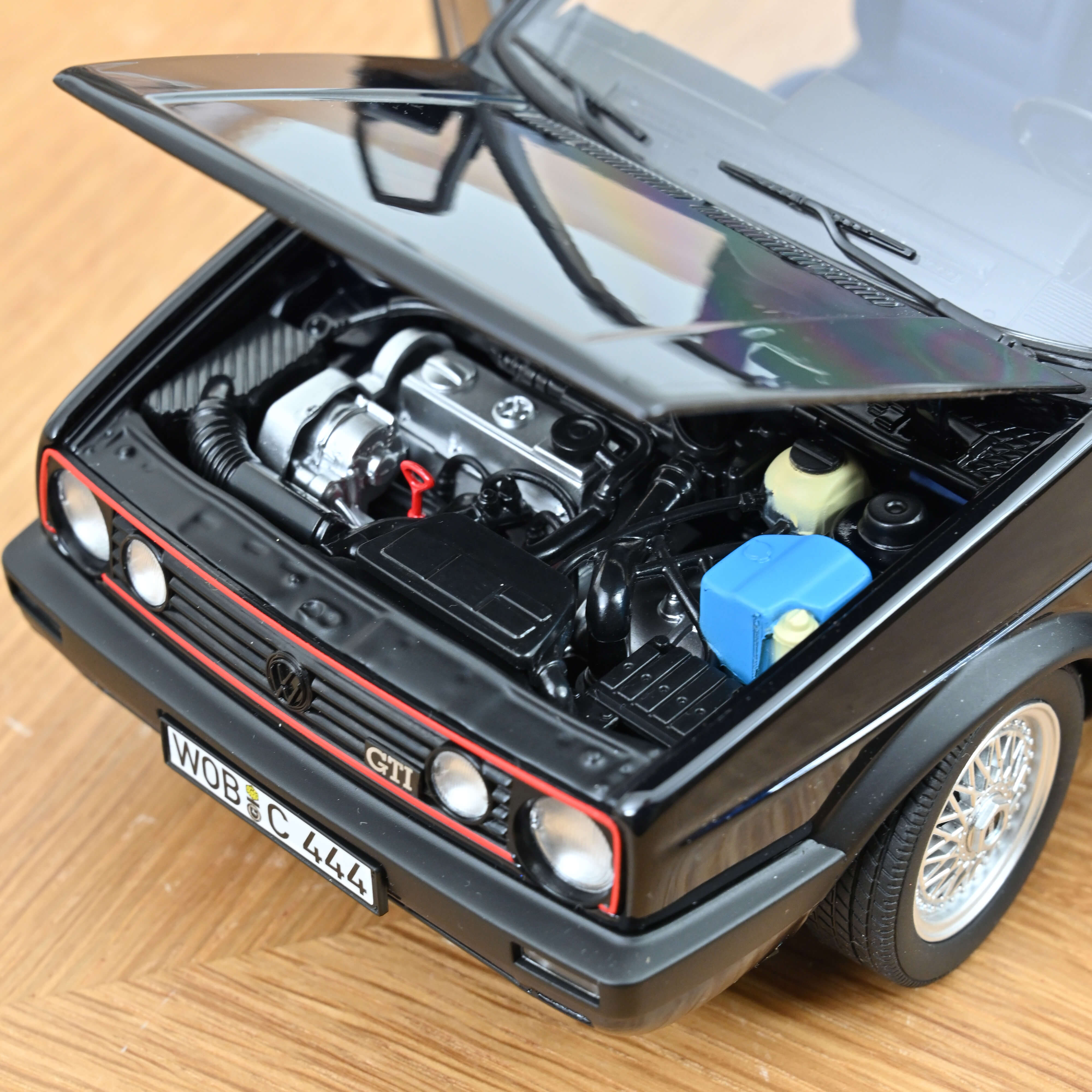 norev-vw-golf-gti-edition-blue-1991-modellino-auto-1-18-blu-chiaro-di-luna-metal image 5