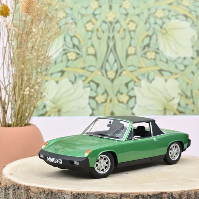 norev-vw-porsche-914-2-0-1975-modellino-auto-1-18-verde-metallizzato image 1