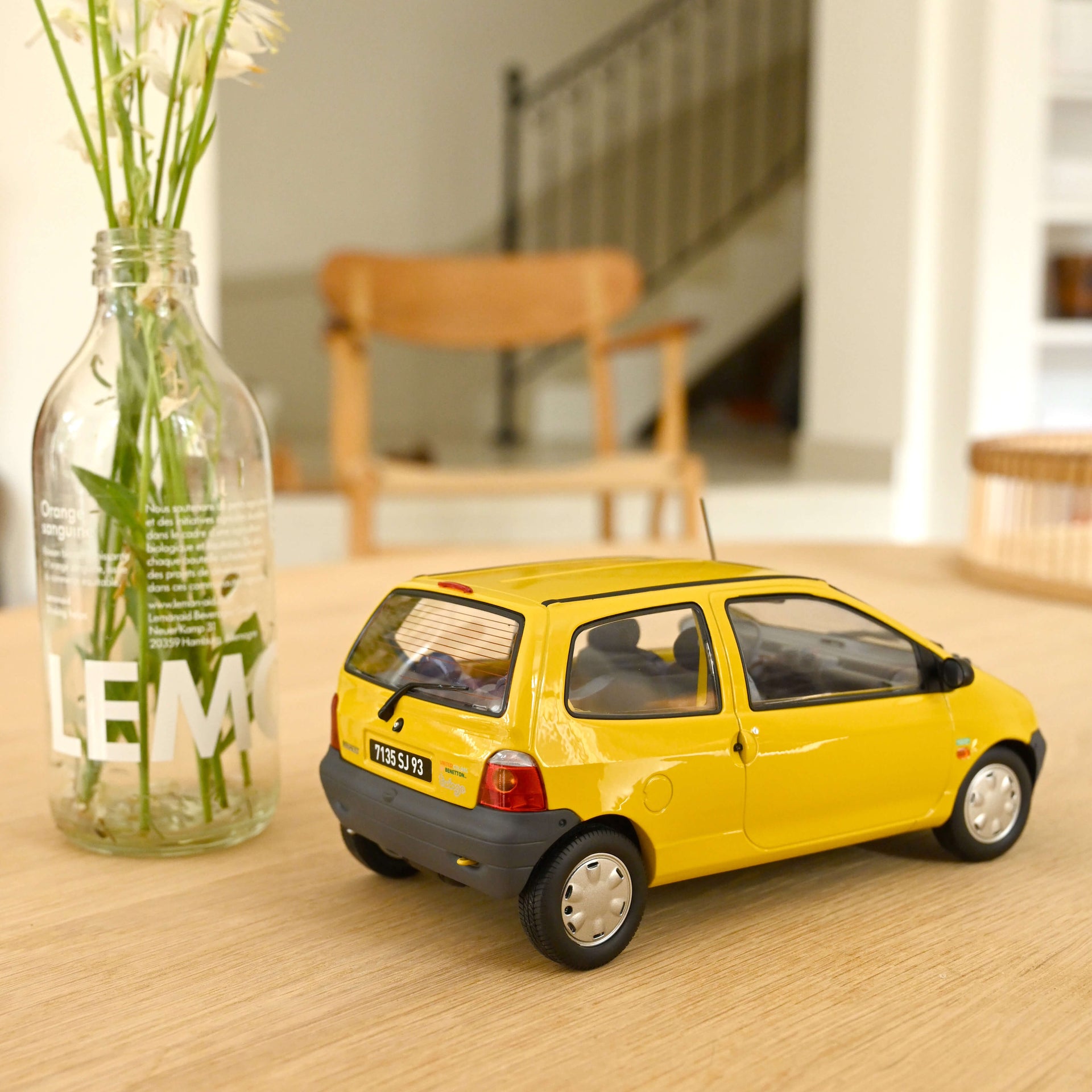 norev-renault-twingo-1996-lemon-yellow-united-deco-modellino-auto-1-18 image 1
