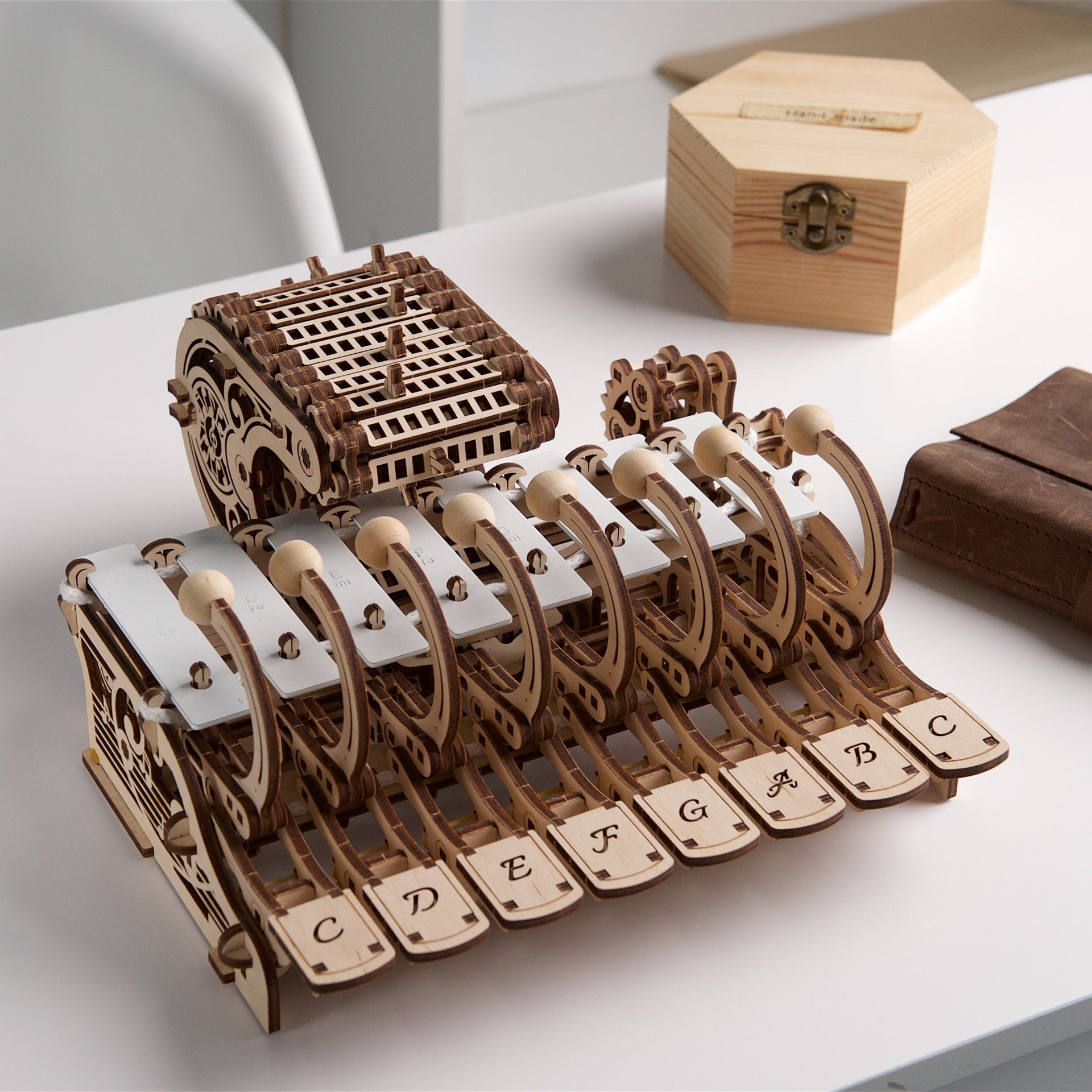 ugears-mechanical-celesta-strumento-musicale-meccanico-in-legno-fai-da-te image 8