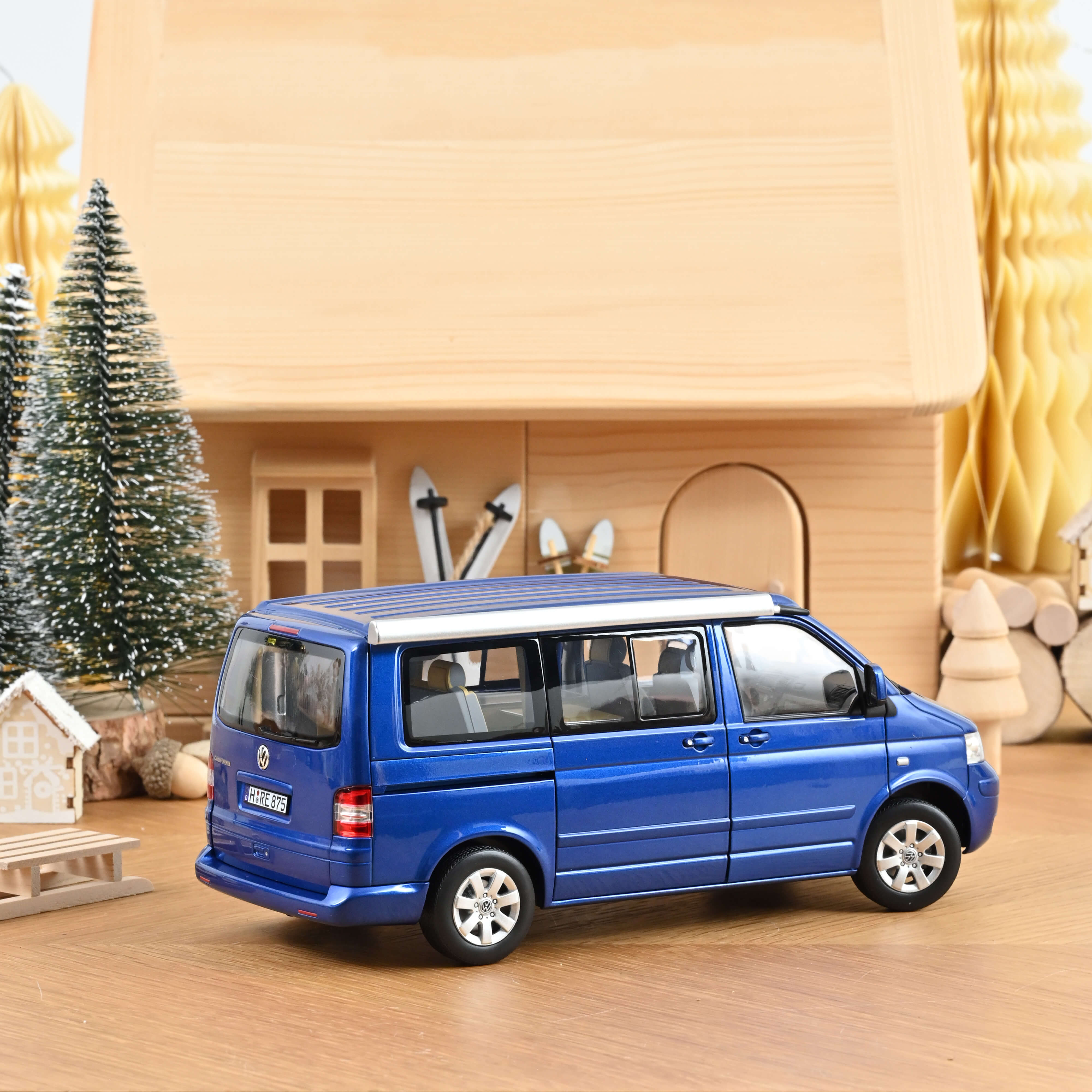 norev-vw-california-2003-modellino-auto-1-18-blu-ravenna-metallizzato image 3