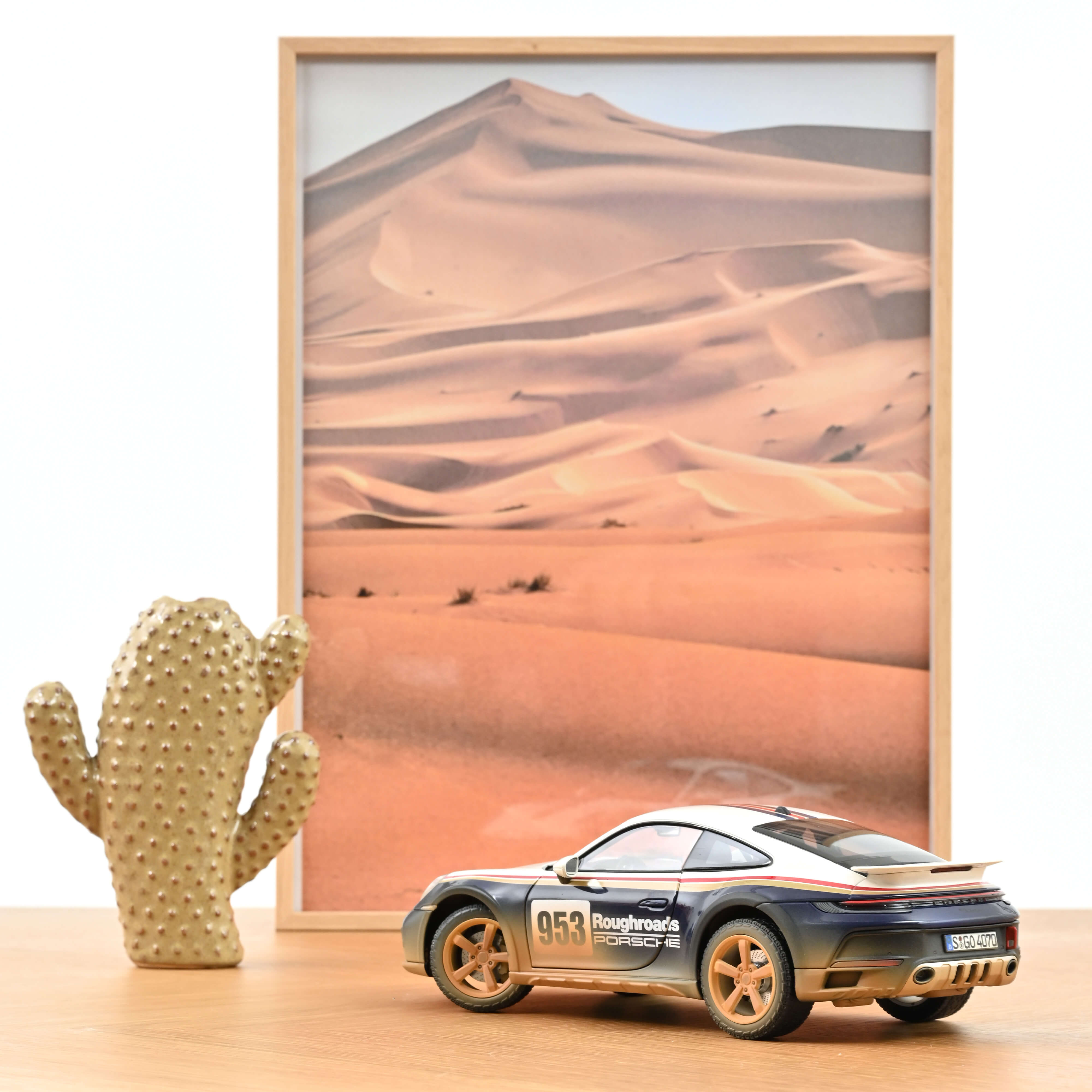 norev-porsche-911-dakar-roughroads-sabbia-modellino-auto-1-18-500-pezzi image 3
