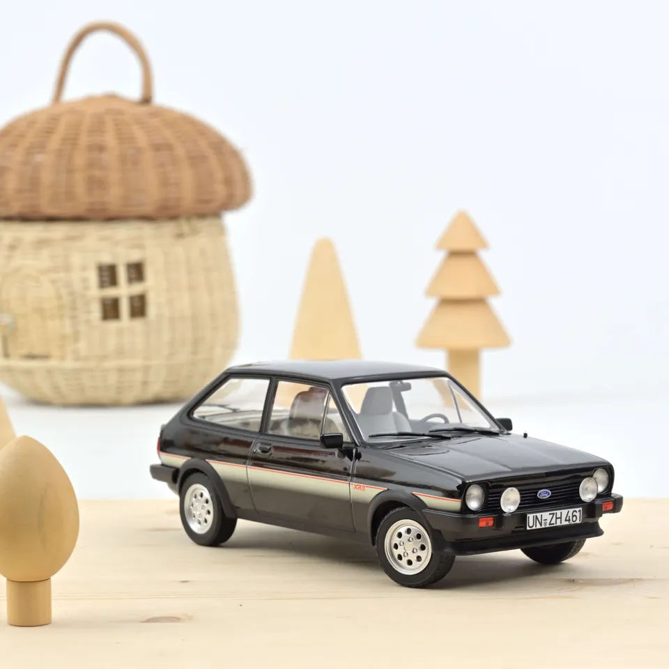 norev-ford-fiesta-xr2-1981-nera-1-18 image 1