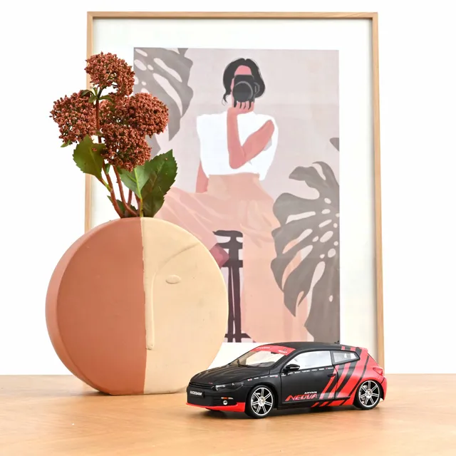 norev-vw-scirocco-cesam-ptrs-2009-nero-rosso-1-18 image 1