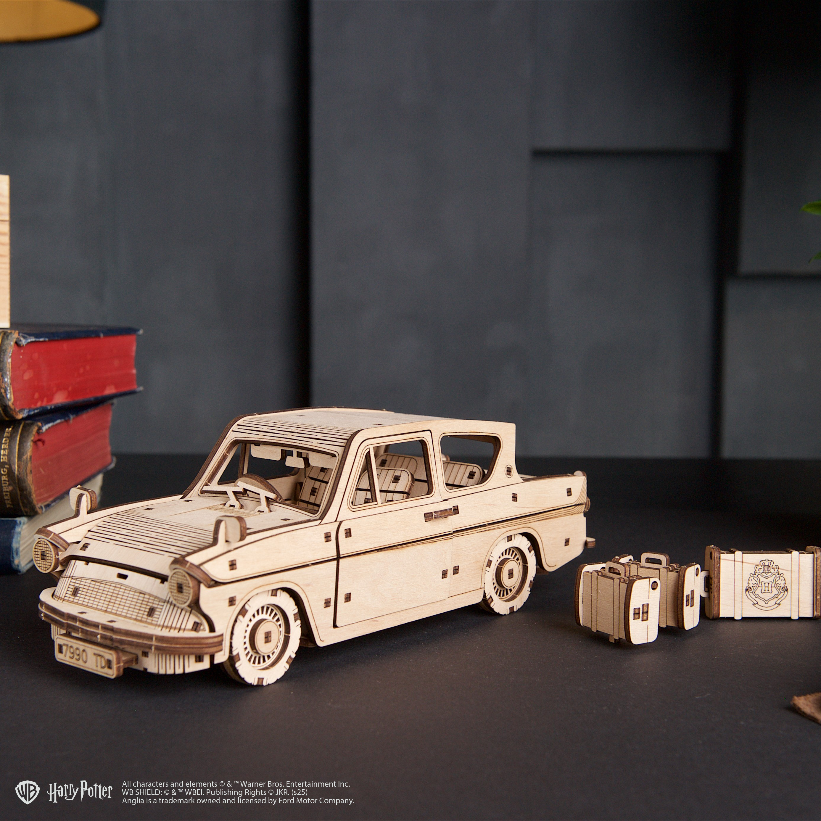ugears-flying-ford-anglia-harry-potter-modellino-auto-magica-in-legno image 8