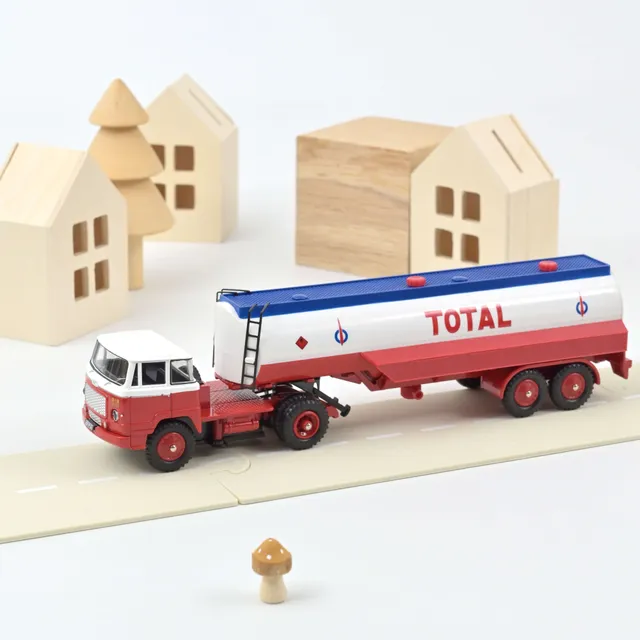 norev-unic-esterel-tanker-total-modellino-camion-cisterna-1-43 image 1