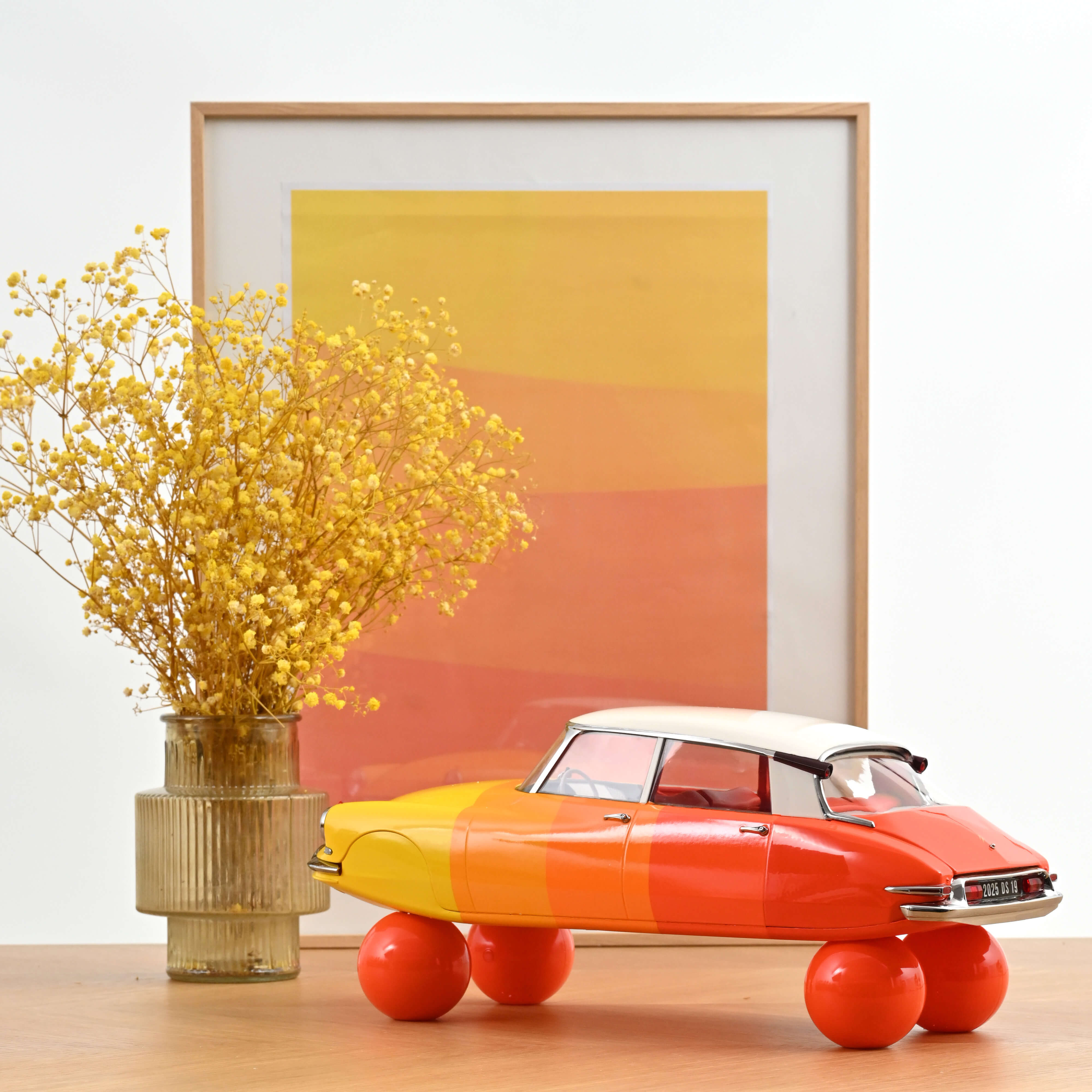 norev-citro-n-ds-19-sur-boules-1959-modellino-auto-1-12-arancione-nuancier image 2