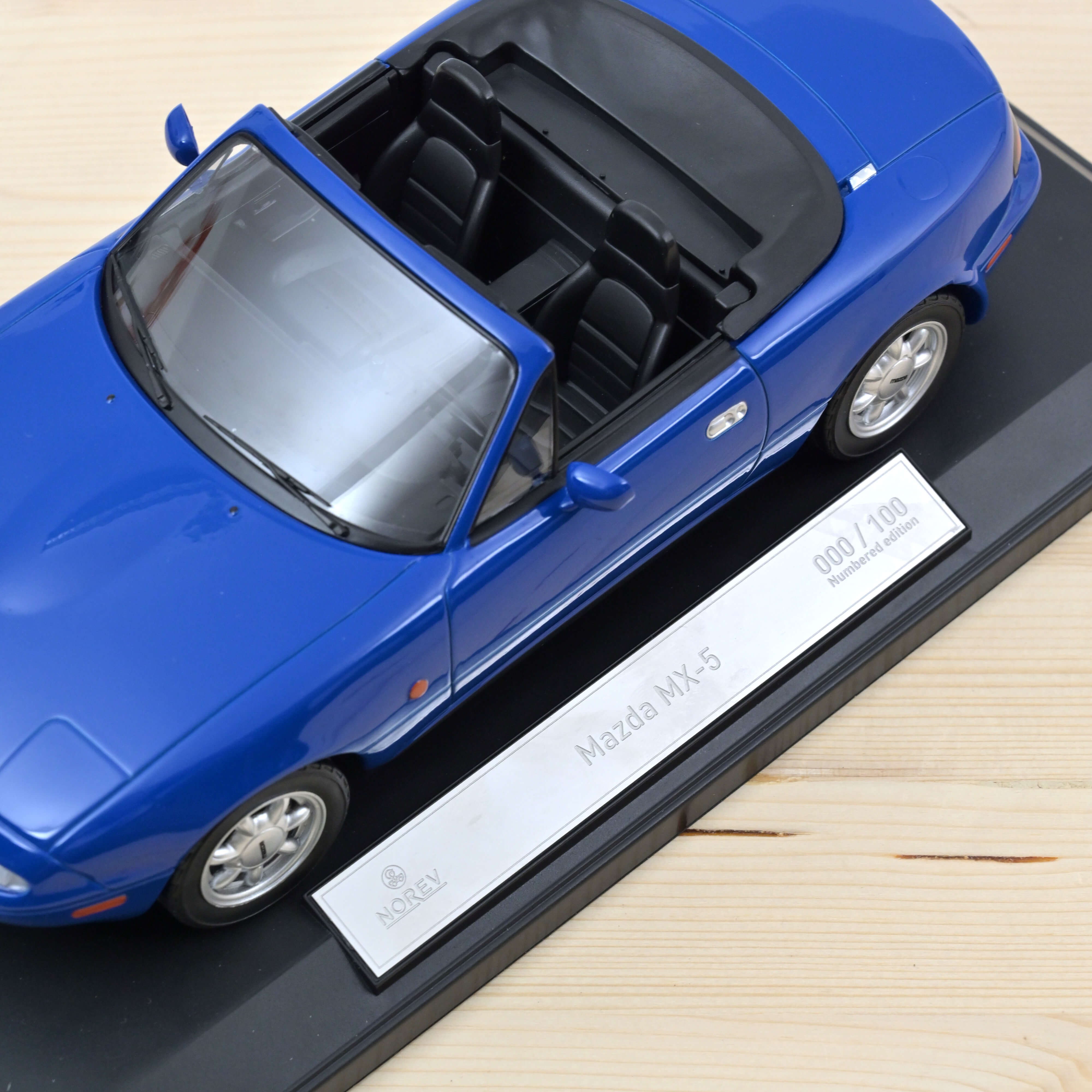 norev-mazda-mx-5-1989-modellino-auto-1-18-blu-navale-edizione-100pcs image 4