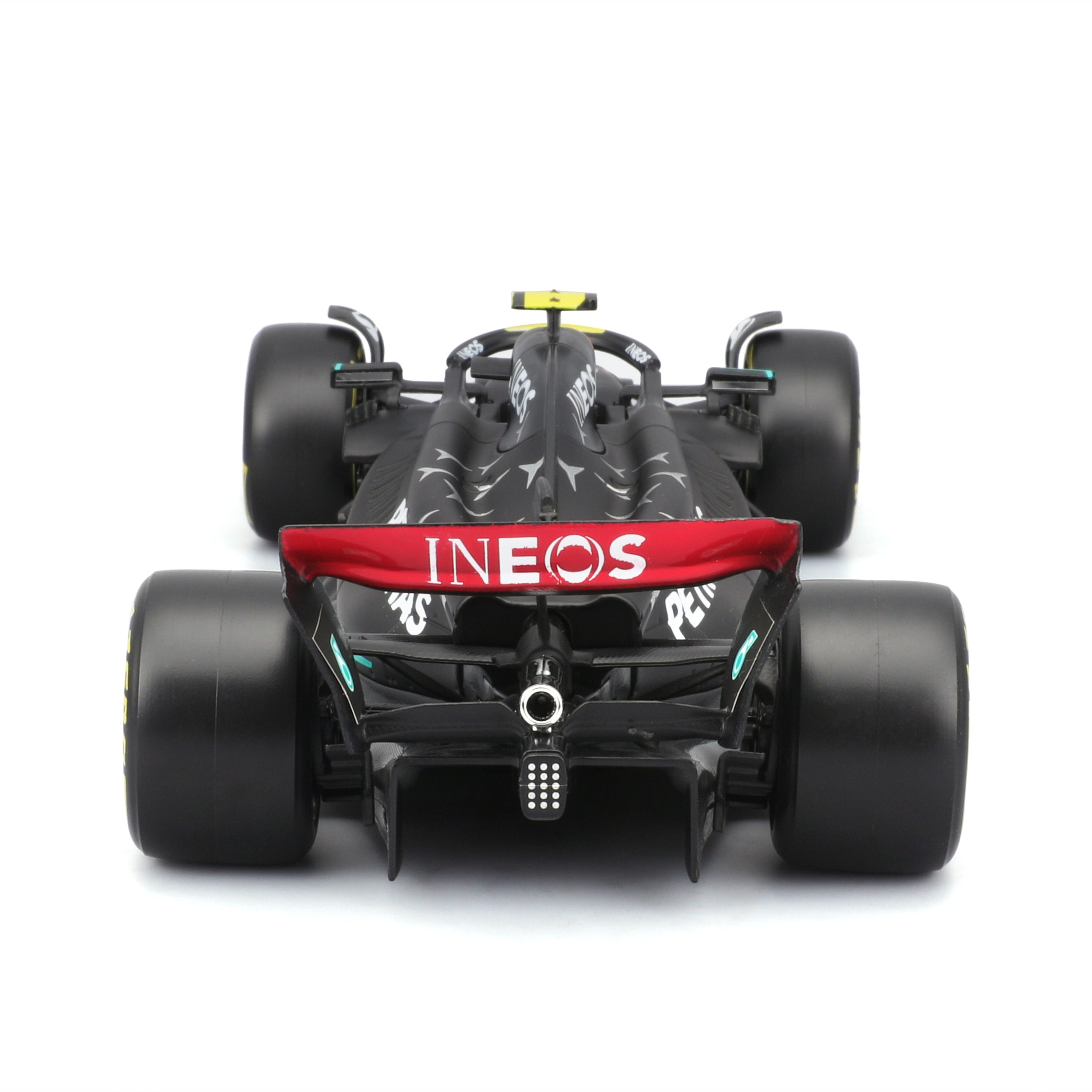 bburago-mercedes-w14-e-performance-44-lewis-hamilton-f1-2023-1-24-con-pilota image 8