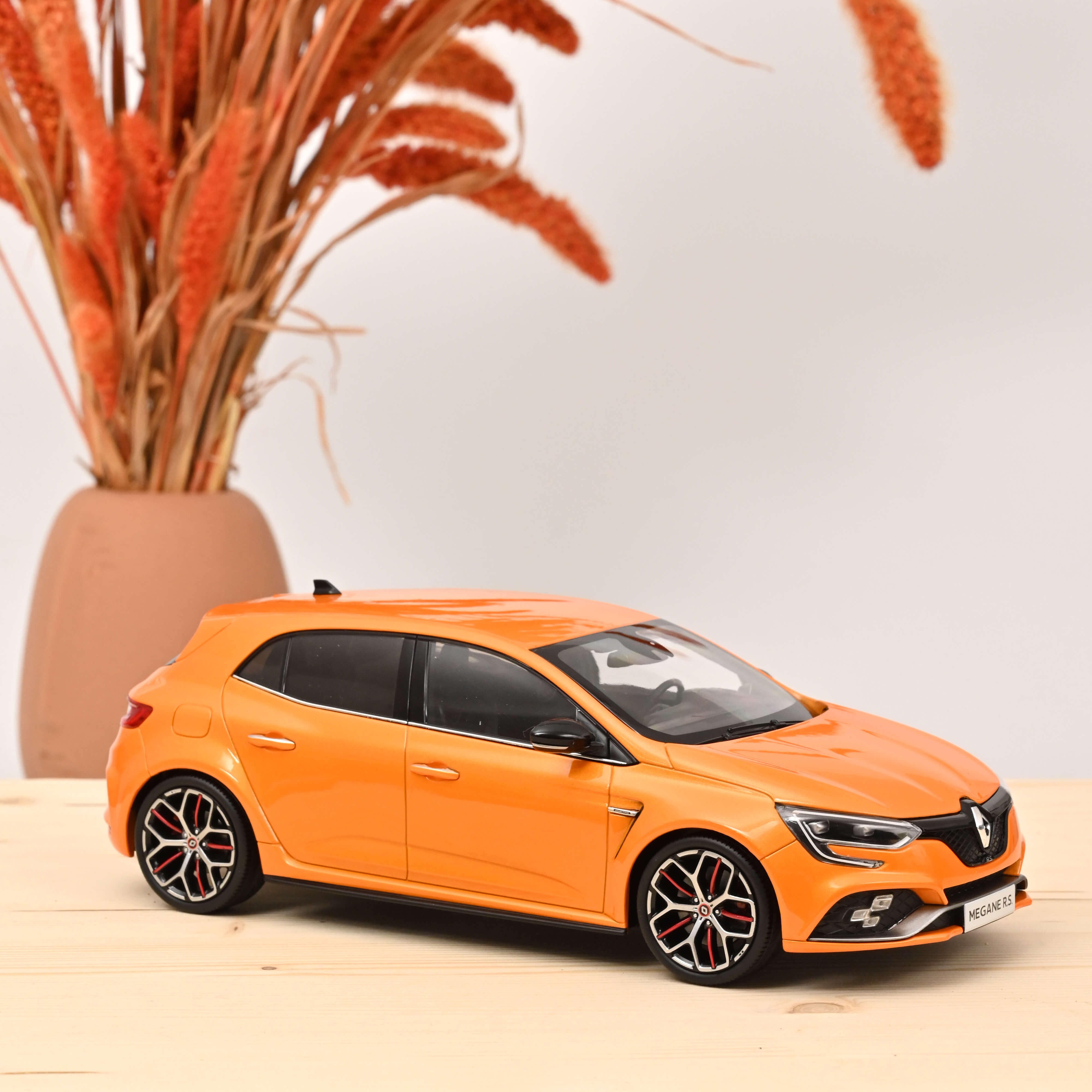 norev-renault-megane-rs-trophy-2019-orange-tonic-1-18-edizione-web-limitata-200- image 1