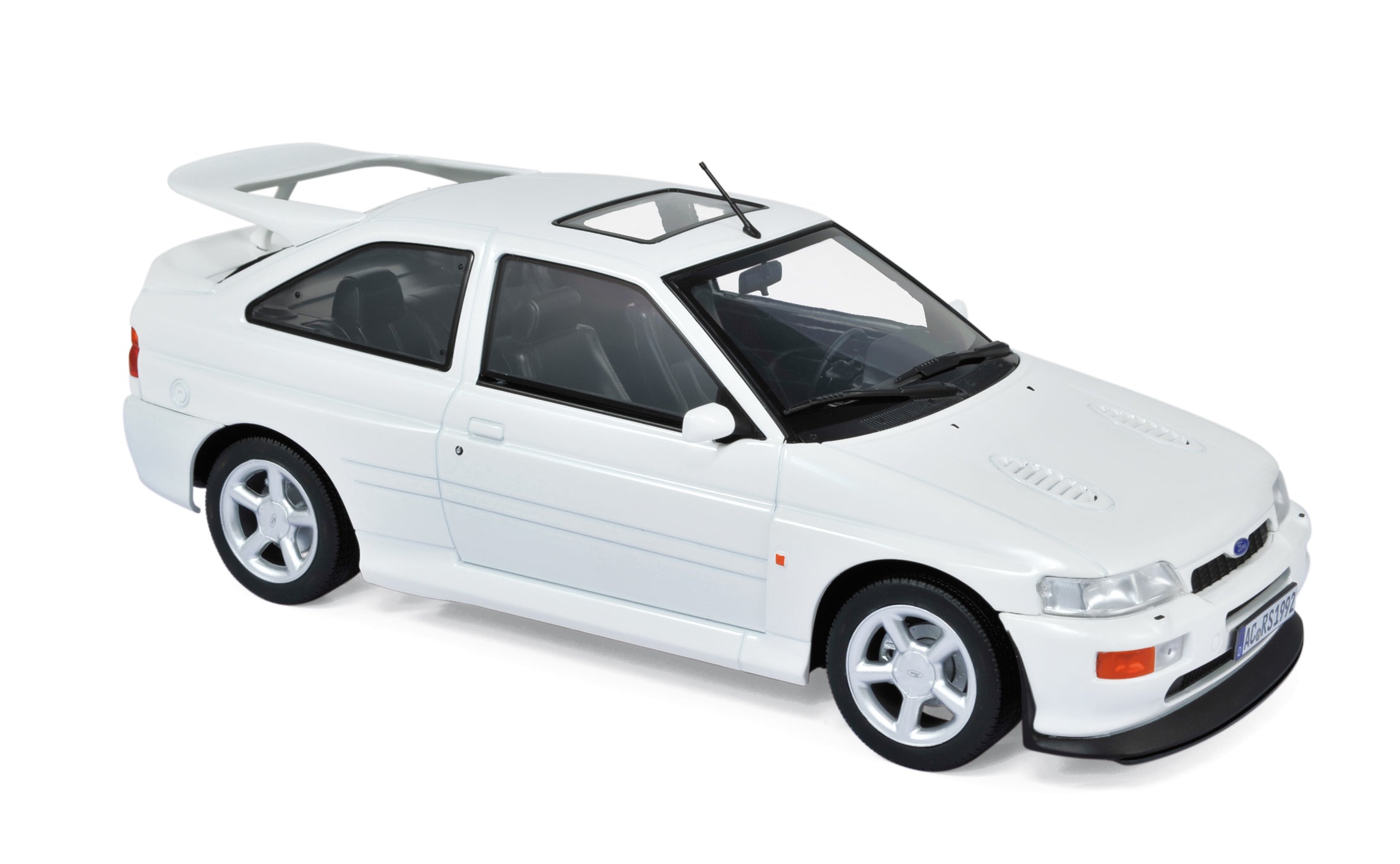 norev-ford-escort-cosworth-1992-bianca-1-18-modellino-rally-sportivo image 1