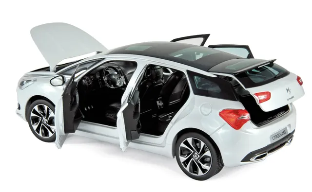 norev-citro-n-ds5-2011-modellino-auto-1-18-bianco-perla image 1