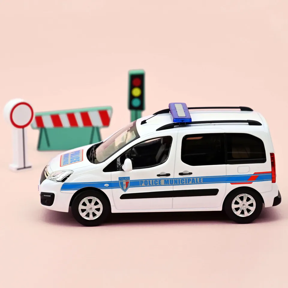 norev-citro-n-berlingo-2017-police-municipale-1-18-modellino-auto-polizia-100-pc image 1