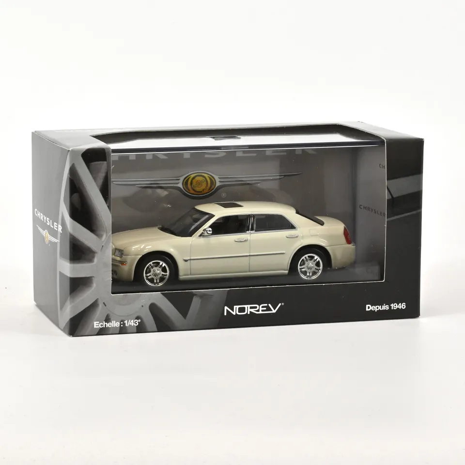 norev-chrysler-300-c-2005-vaniglia-1-43-modellino-die-cast image 1