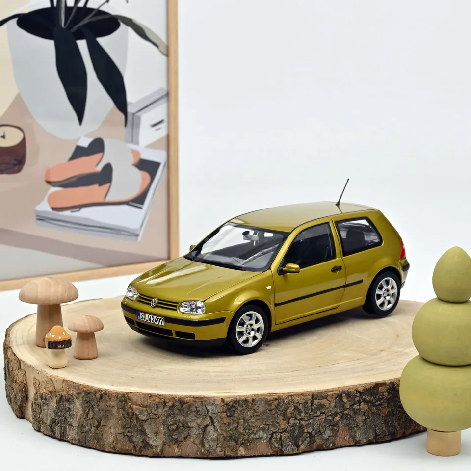 norev-vw-golf-2002-giallo-metallizzato-1-18-modellino-esclusiva-web-200-pcs image 1