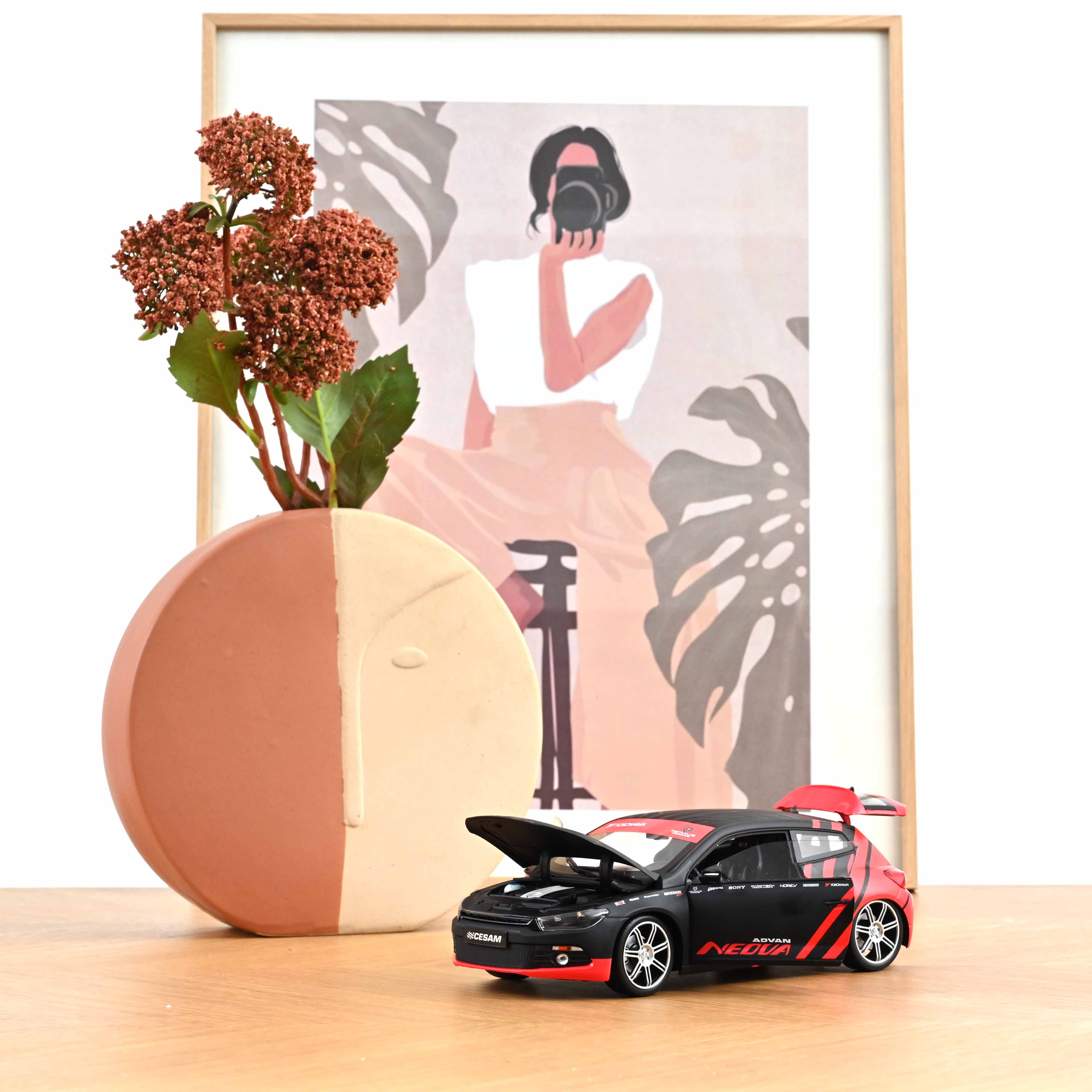 norev-vw-scirocco-cesam-ptrs-2009-auto-1-18-nero-rosso image 2