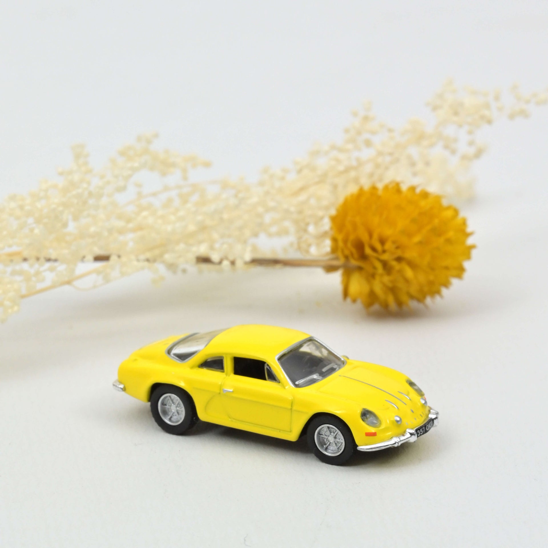 norev-alpine-a110-1973-modellino-auto-1-87-minijet-gialla image 1