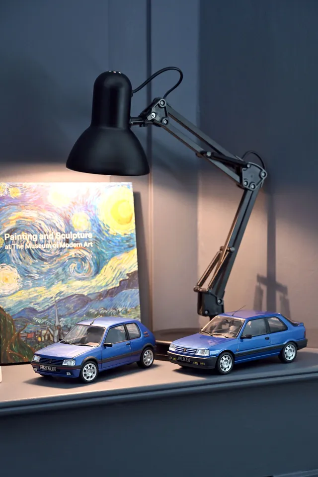 norev-peugeot-205-gti-1-9-1992-modellino-auto-1-18-miami-blue image 1