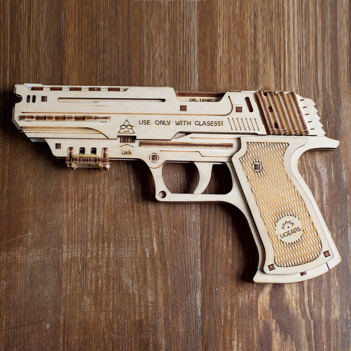 ugears-wolf-01-handgun-pistola-meccanica-in-legno-con-elastici-easy-gears image 7