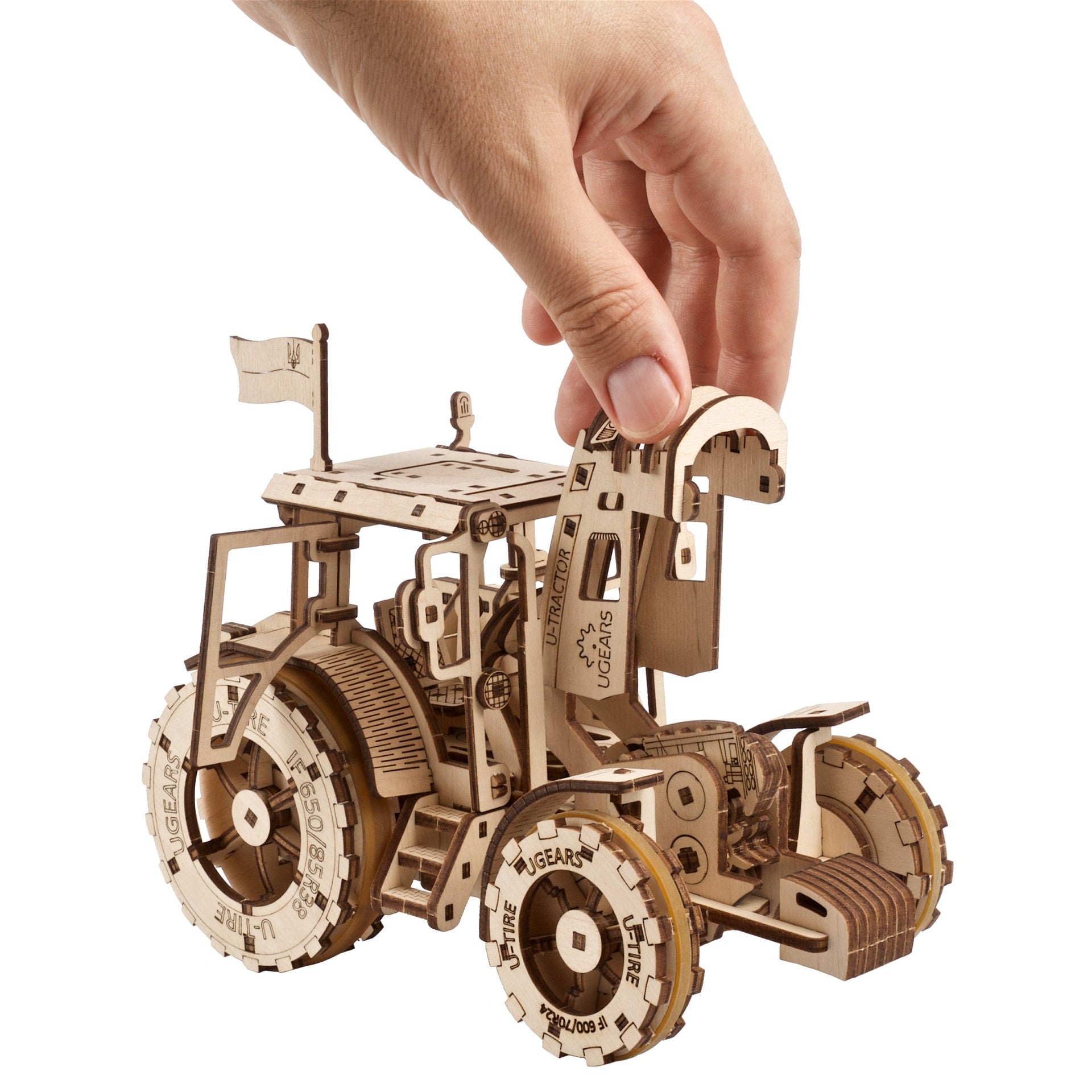 ugears-the-tractor-wins-puzzle-meccanico-3d-in-legno-da-costruire image 4