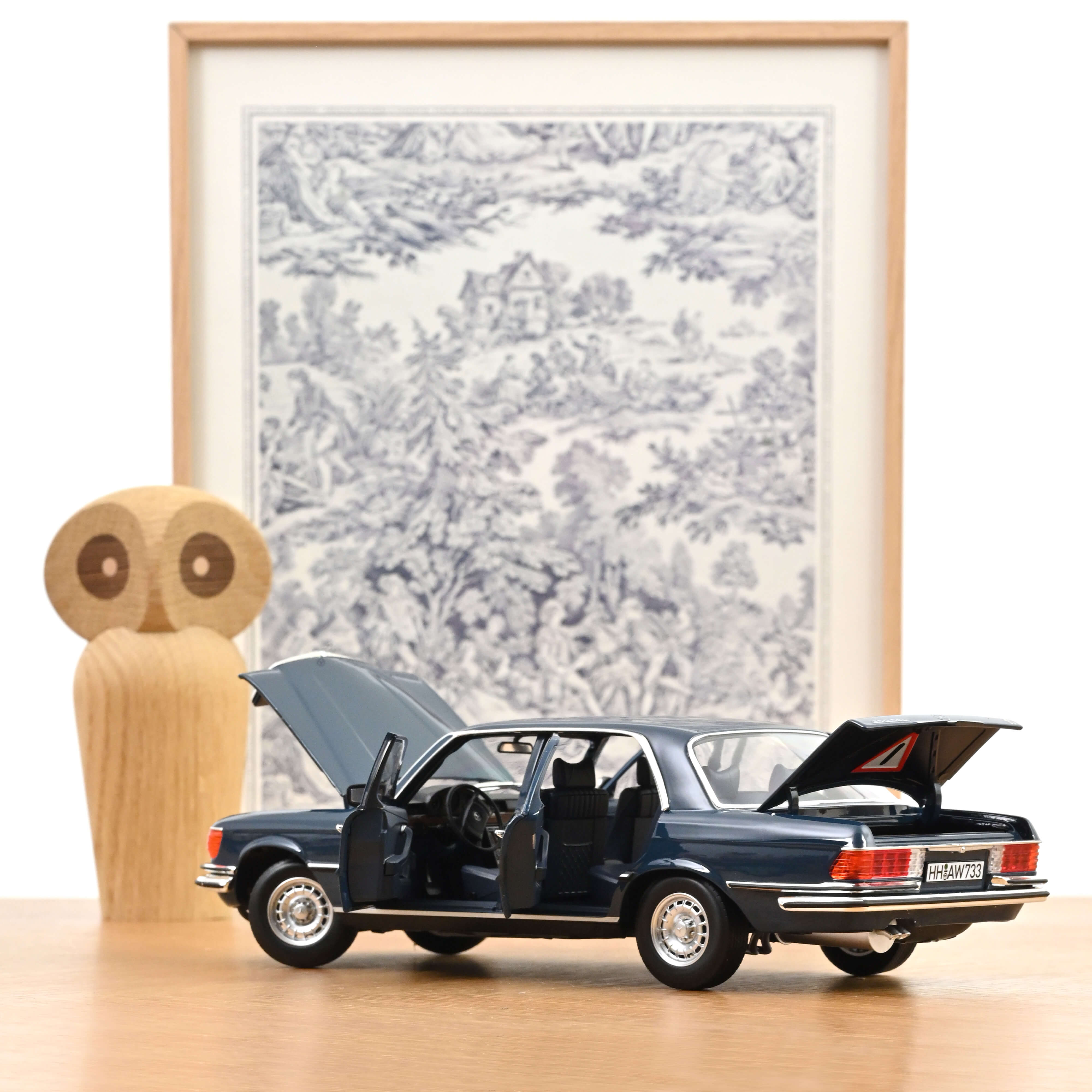 norev-mercedes-benz-350-sel-1979-blu-hansa-1-18 image 2