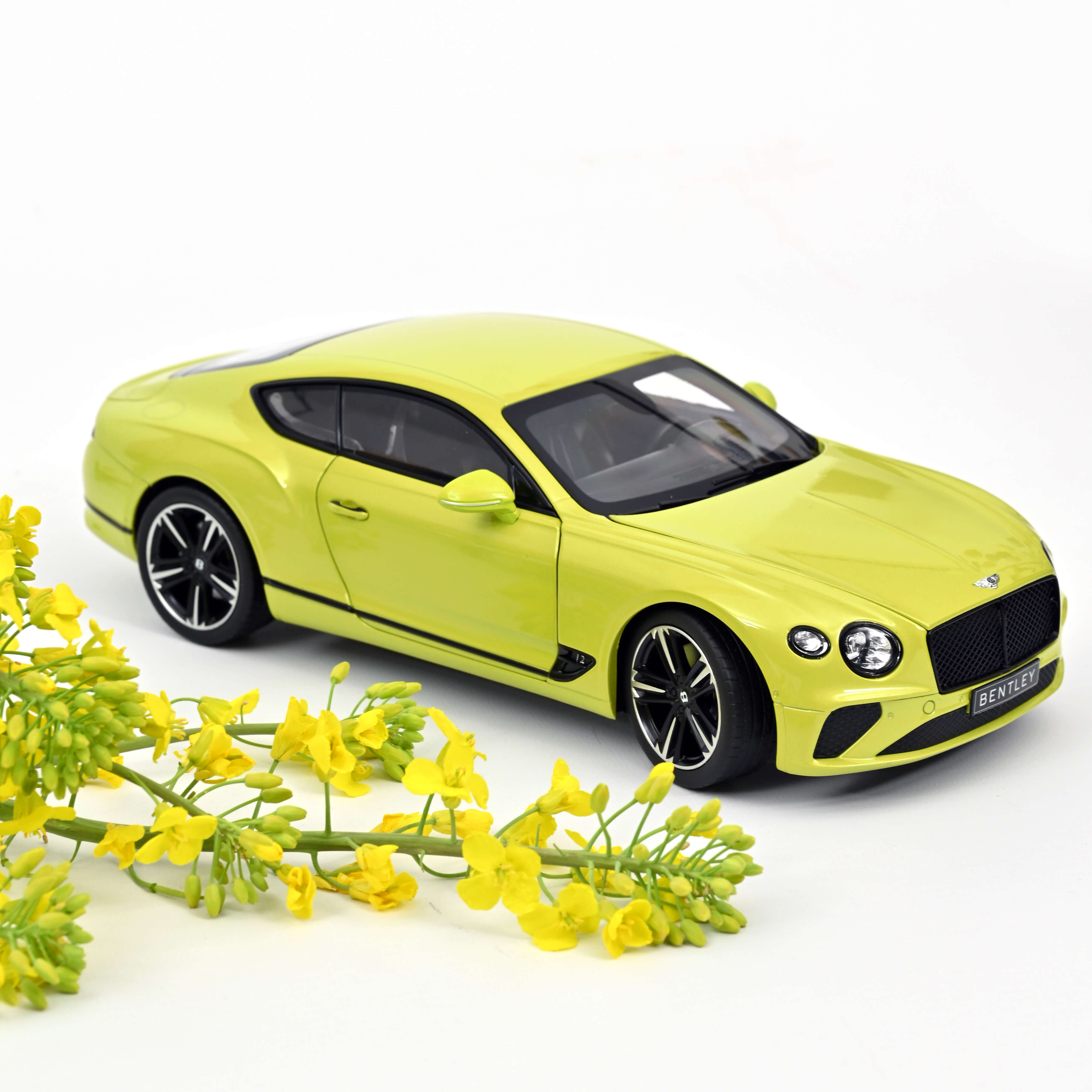 norev-bentley-continental-gt-2018-modellino-auto-1-18-rhadium-edizione-limitata- image 1