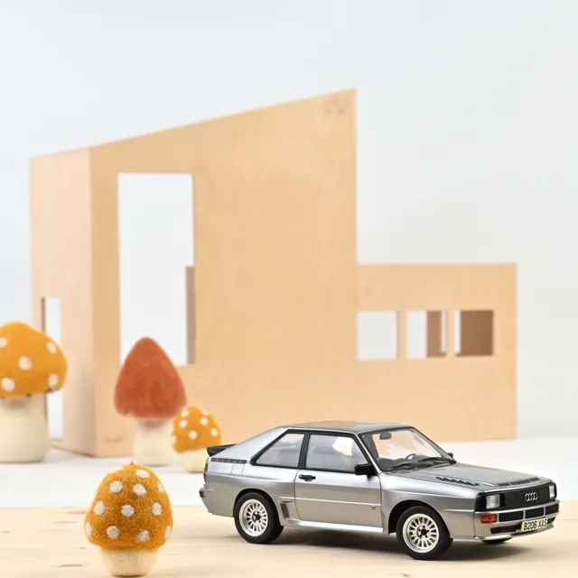 norev-audi-sport-quattro-1985-auto-da-collezione-1-18-grigio-metallizzato-300pcs image 1