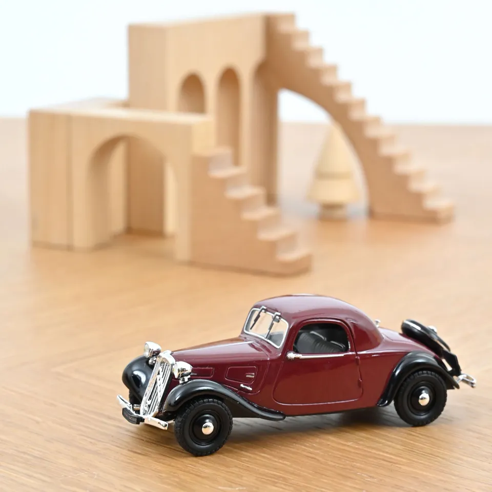 norev-citro-n-traction-7c-faux-cabriolet-1937-modellino-1-43-rosso-scuro image 1