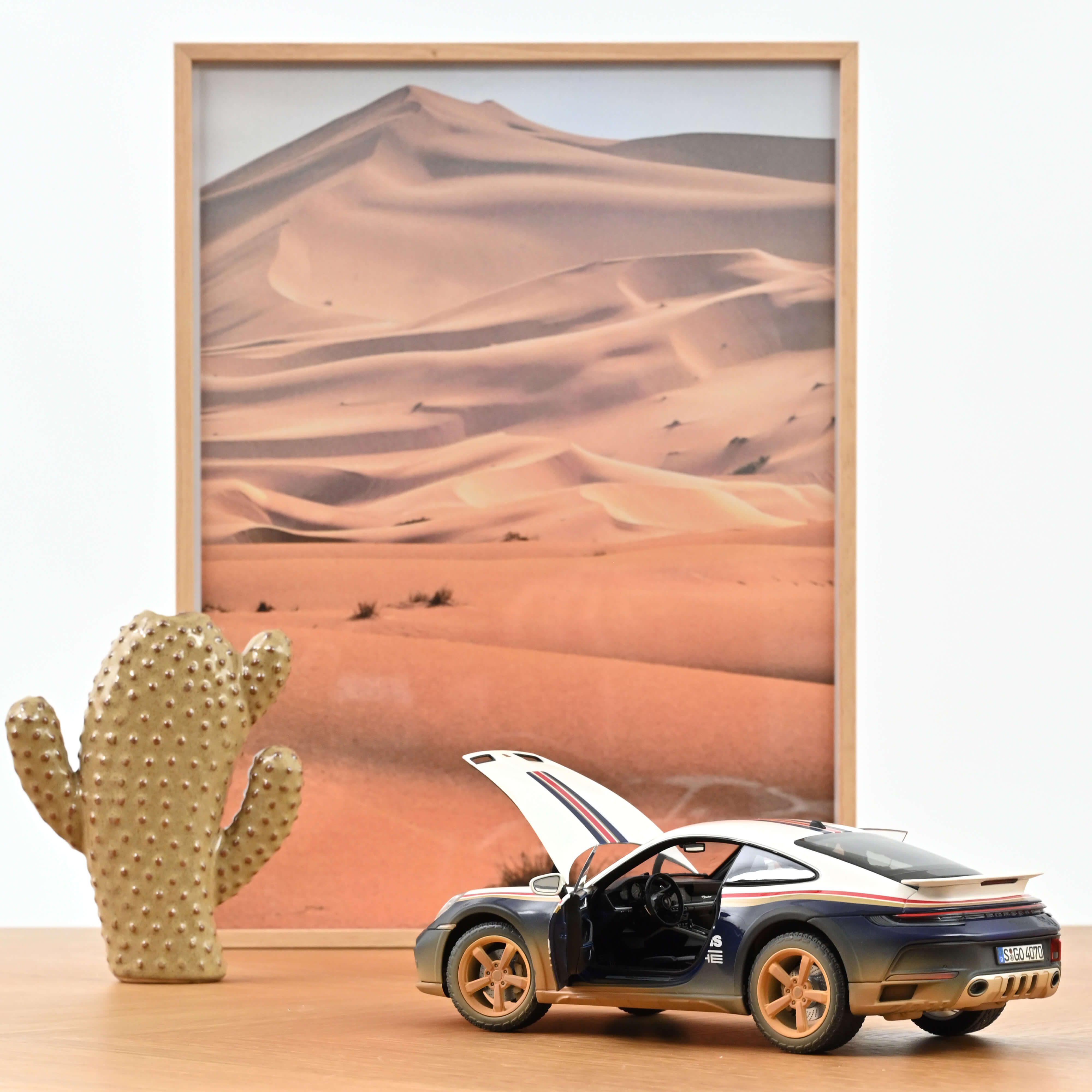 norev-porsche-911-dakar-roughroads-sabbia-modellino-auto-1-18-500-pezzi image 2