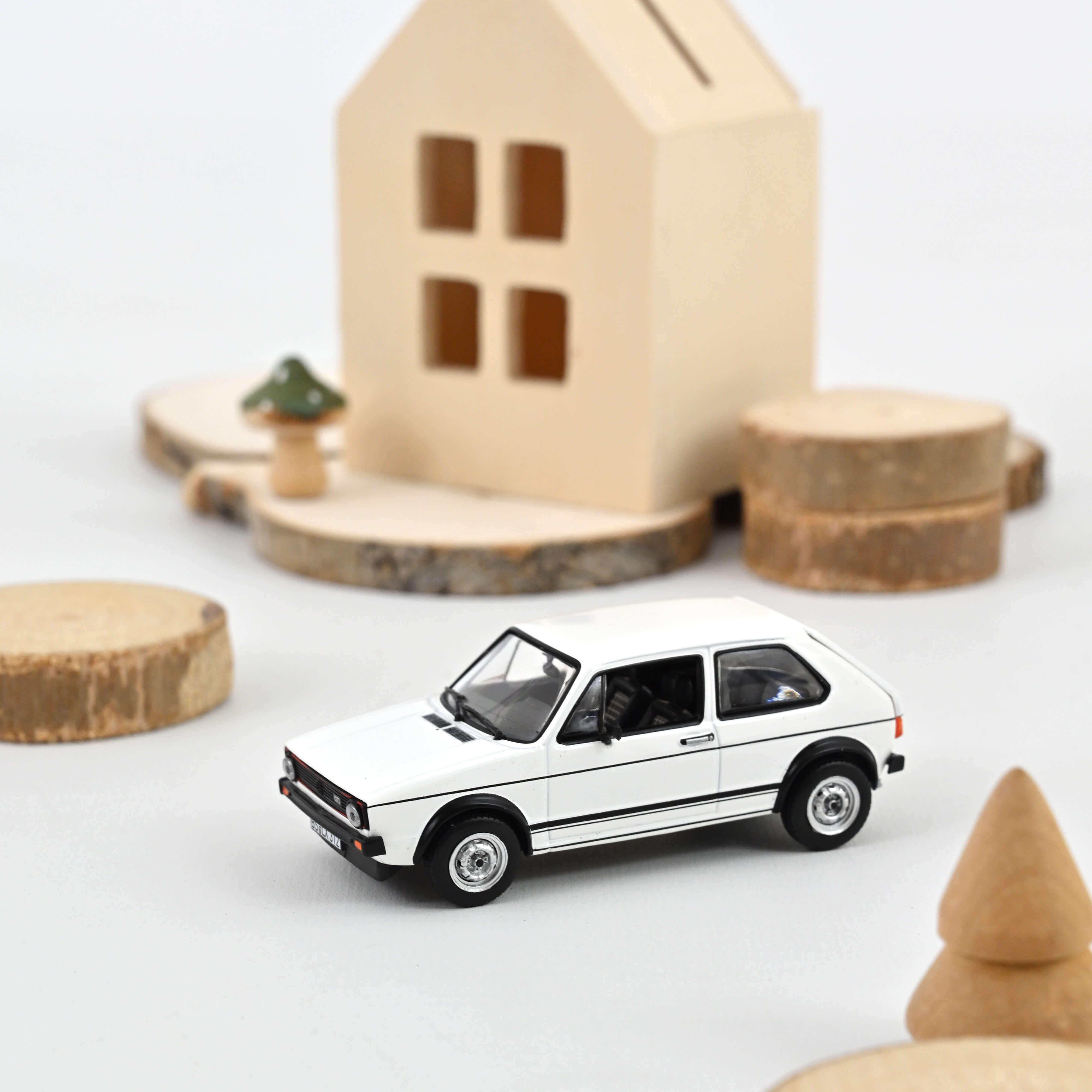 norev-vw-golf-gti-1976-bianco-polare-1-43-modellino-die-cast image 1