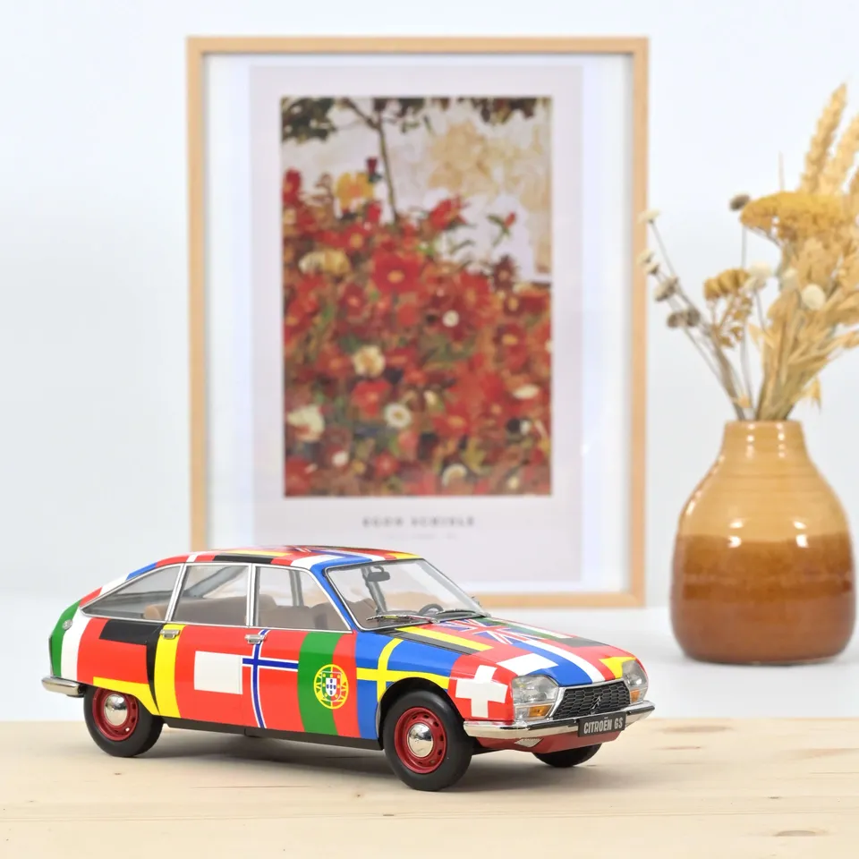 norev-citro-n-gs-flags-1971-modellino-auto-1-18-auto-dell-anno-200-pz image 1