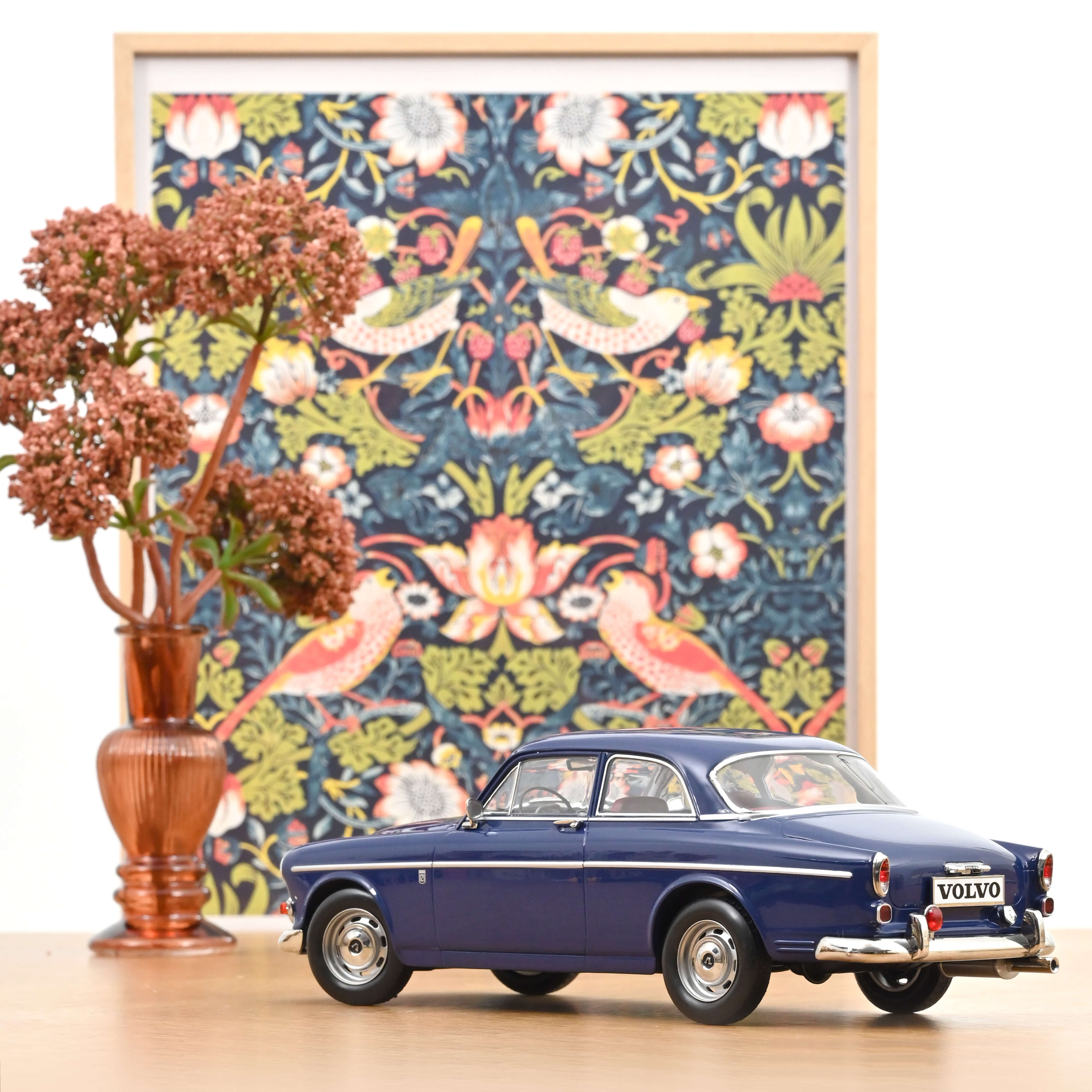 norev-volvo-amazon-1966-modellino-auto-1-18-bleu-minuit image 2