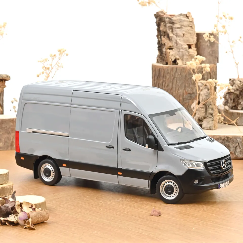 norev-mercedes-benz-sprinter-2018-modellino-furgone-1-18-grigio image 1