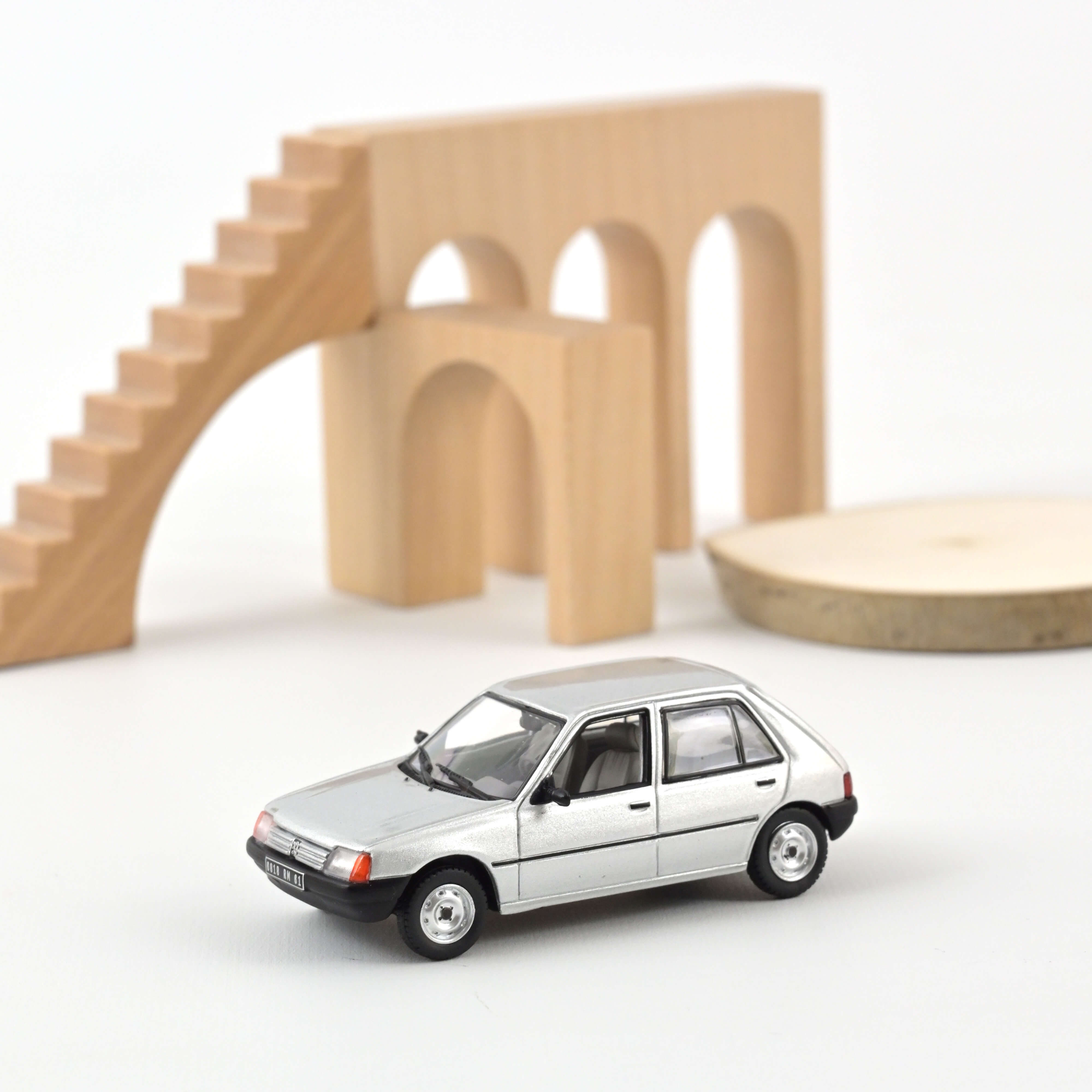 norev-peugeot-205-gl-1988-futura-gris-1-43-modellino-die-cast image 1