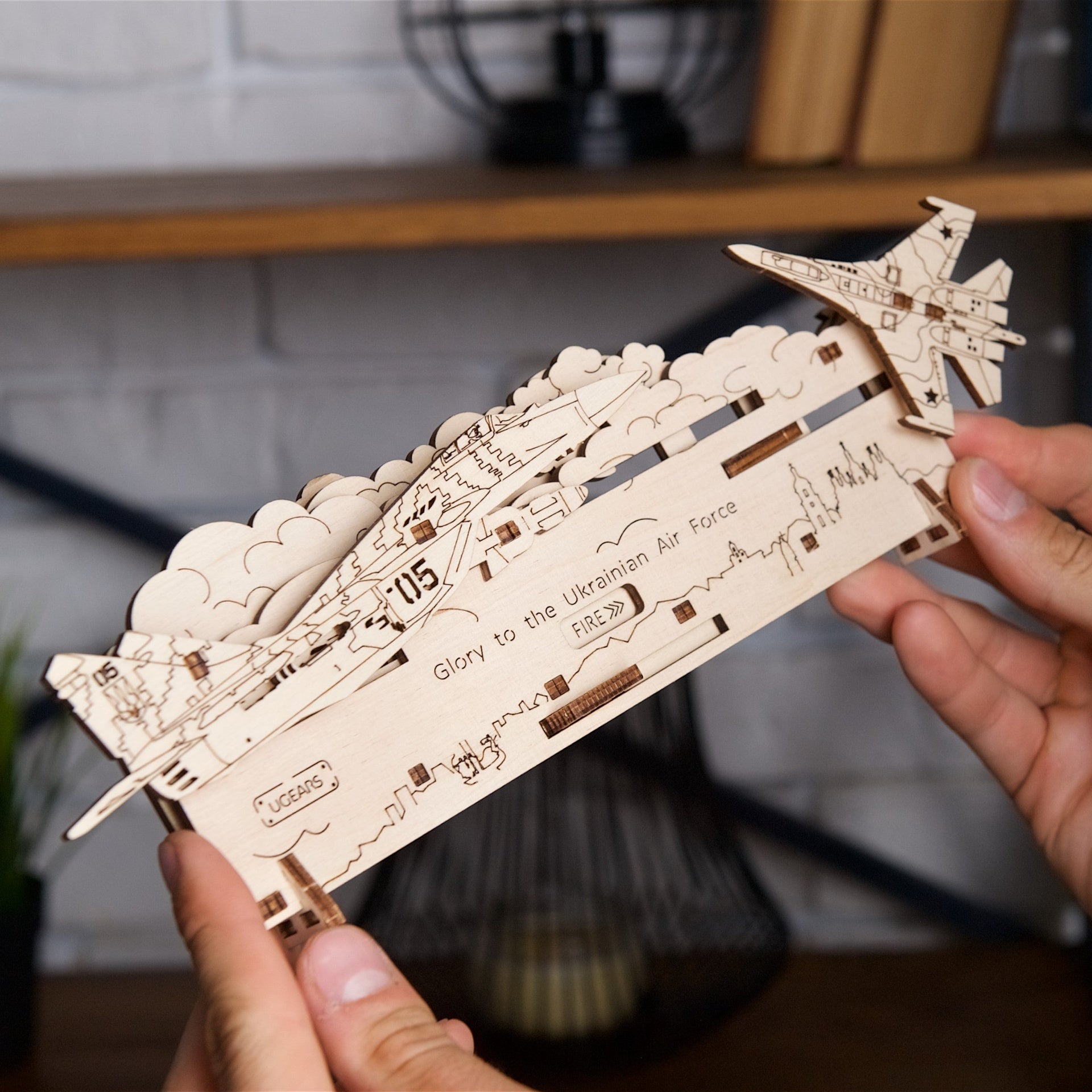 ugears-the-ghost-of-kyiv-attacks-mig-29-in-legno-da-costruire image 4