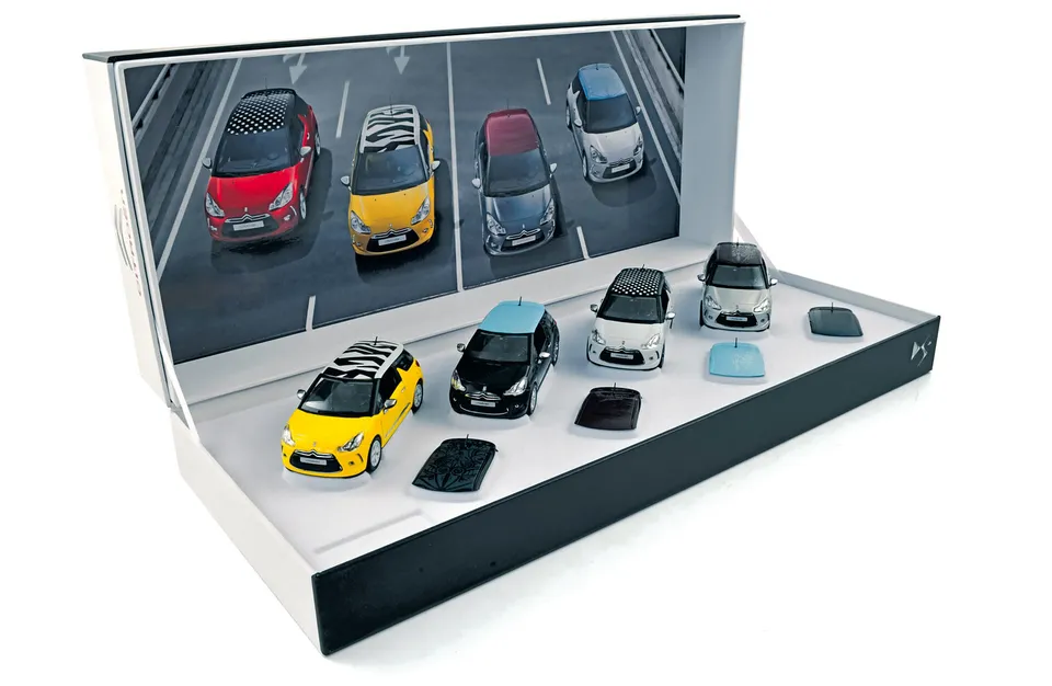 norev-gift-box-citro-n-ds3-2010-x4-modellino-auto-1-43-tetto-intercambiabile image 1