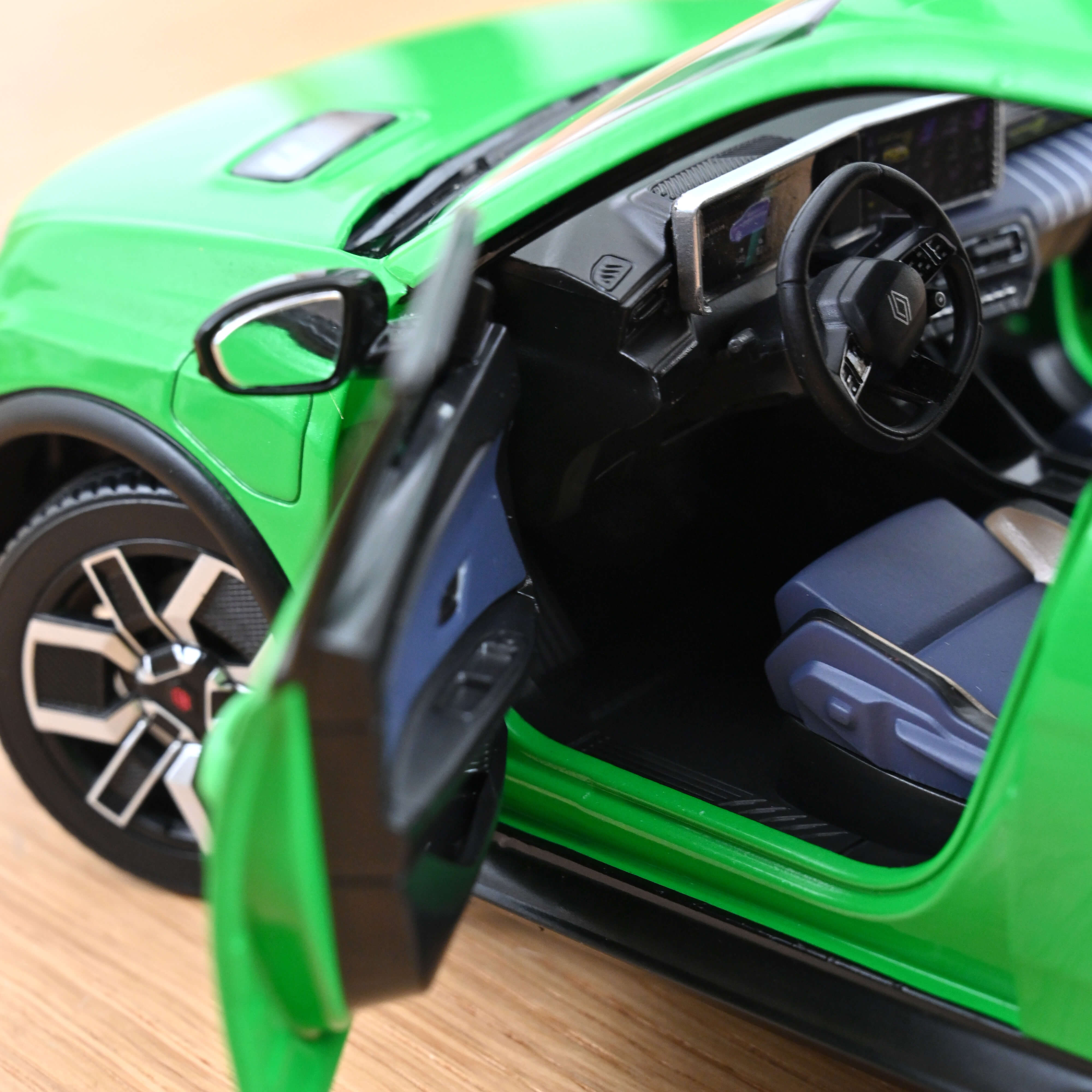 norev-renault-5-e-tech-electric-2024-modellino-auto-1-18-verde-pop-techno-200-pz image 6