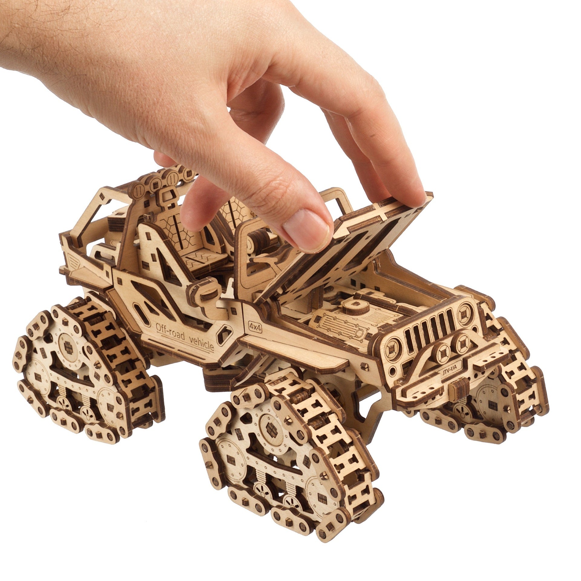 ugears-tracked-off-road-vehicle-modellino-meccanico-in-legno-1-24 image 4