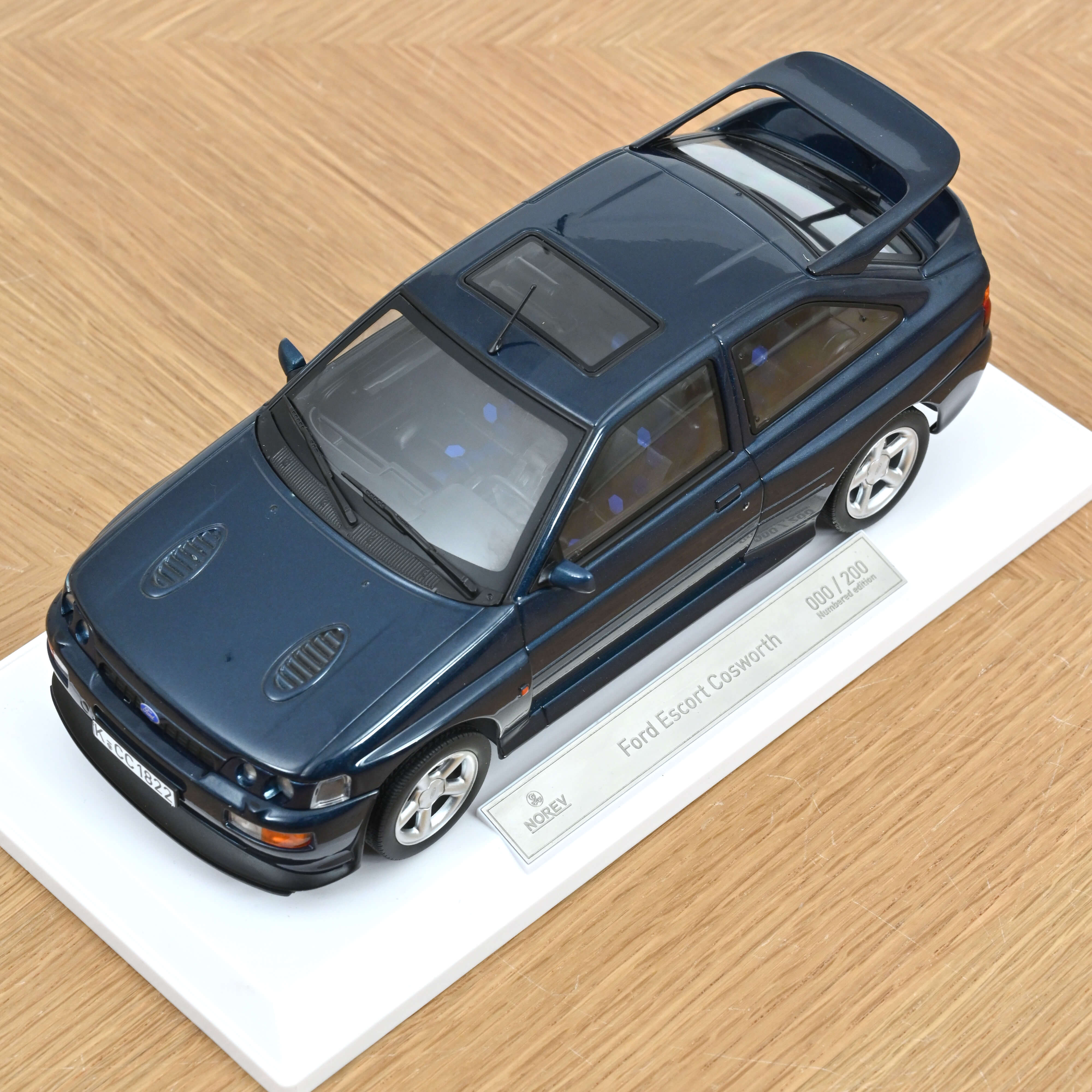 norev-ford-escort-cosworth-1992-blu-petrolio-metallizzato-1-18-200-pz image 3