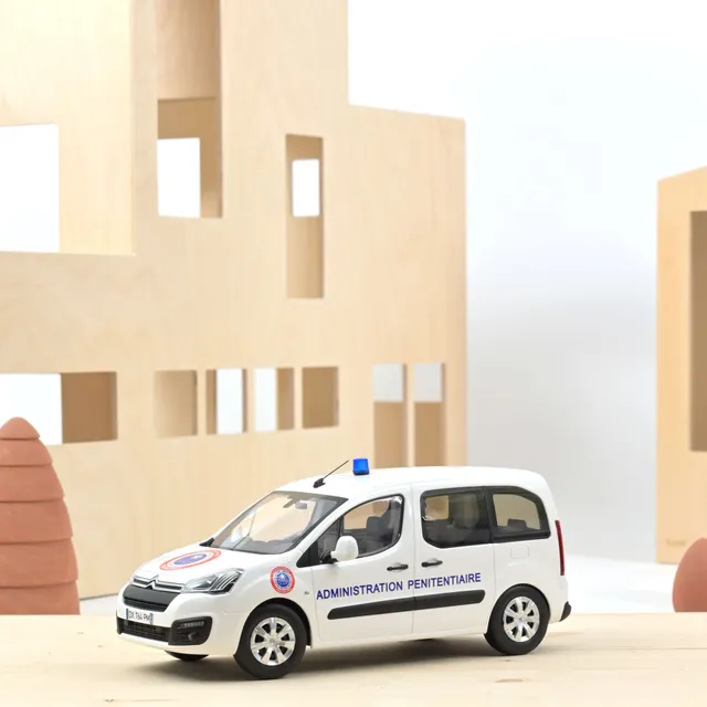 norev-citro-n-berlingo-2016-a-p-1-18-modellino-amministrazione-penitenziaria-edi image 1