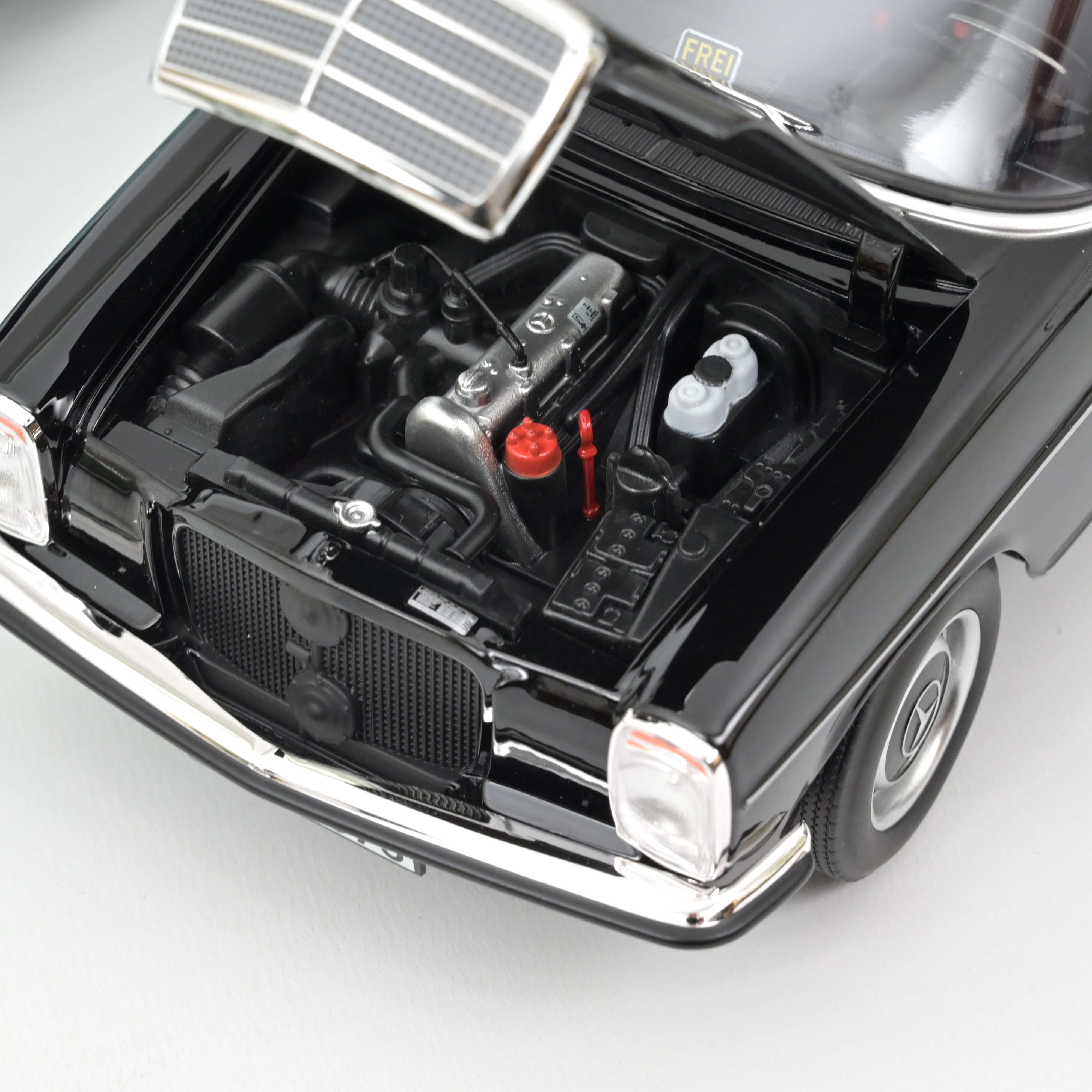 norev-mercedes-benz-200-1968-taxi-noir-modellino-auto-1-18 image 3