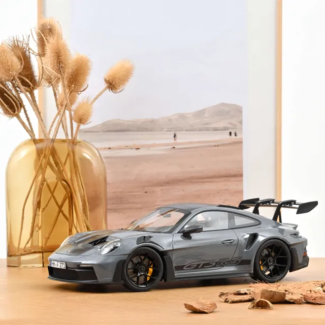 norev-porsche-911-gt3-rs-pack-weissach-2022-1-12-grigio-artico-200-pz image 1