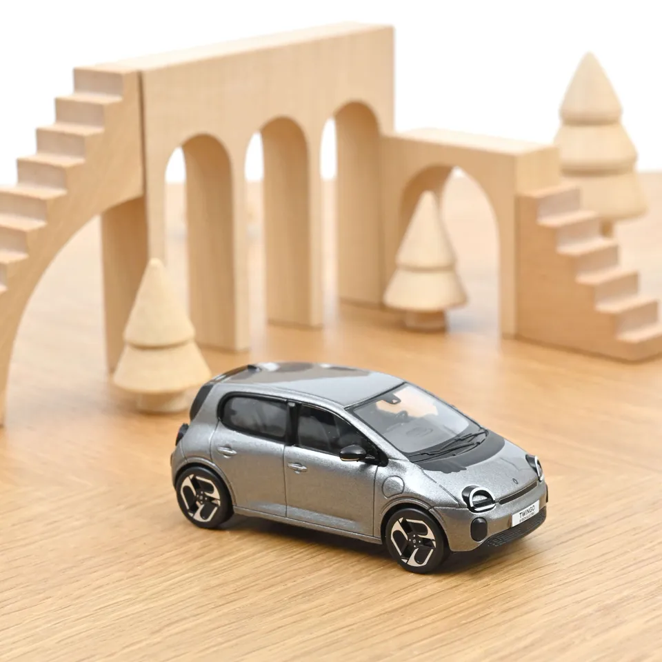 norev-renault-twingo-e-tech-2026-gris-schiste-modellino-auto-1-43 image 1